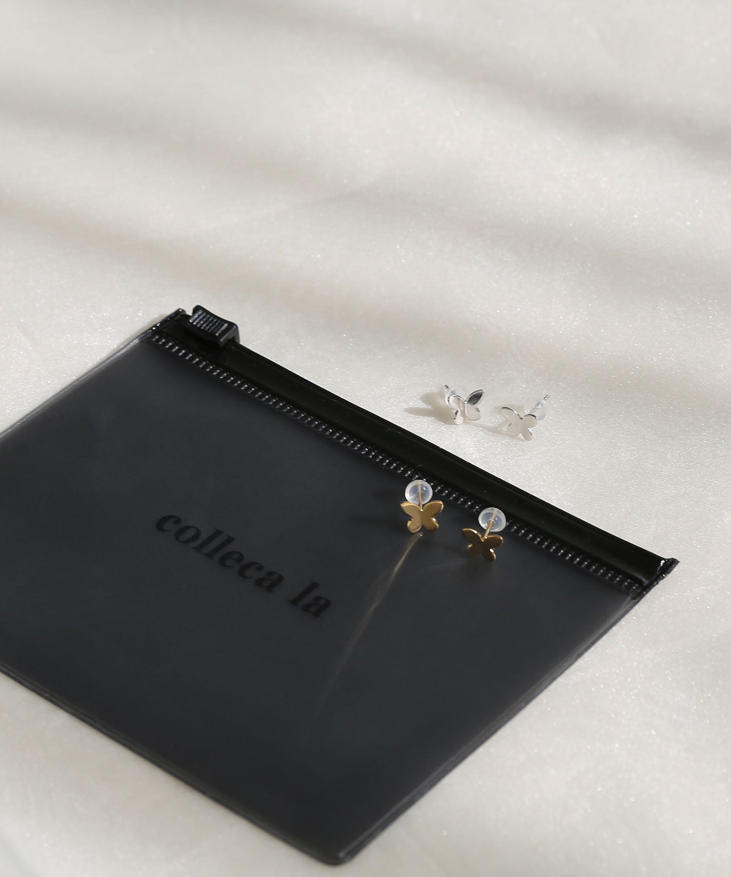 コレカラ colleca la [silver925]バタフライ スタッドピアス〈金属アレルギー対応〉 （ゴールド） ゴールド