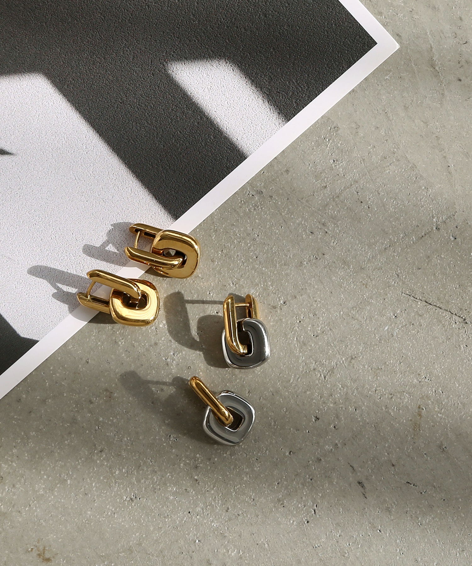 コレカラ colleca la [stainless]ステンレス・2WAYリンクピアス〈金属アレルギー対応〉 （シルバー×ゴールド） シルバー×ゴールド
