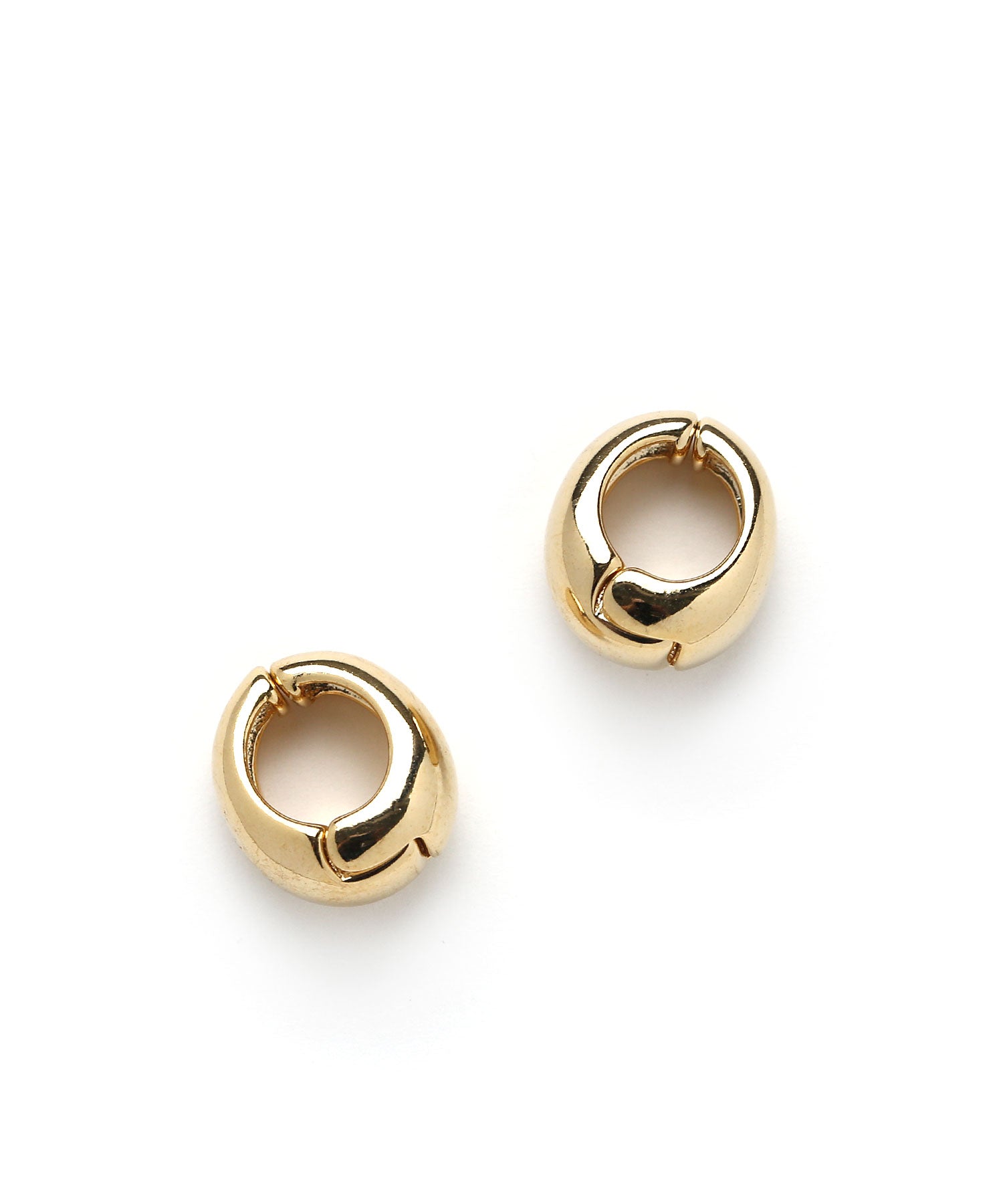 "Colleca La Plump Oval Clutch Earrings"