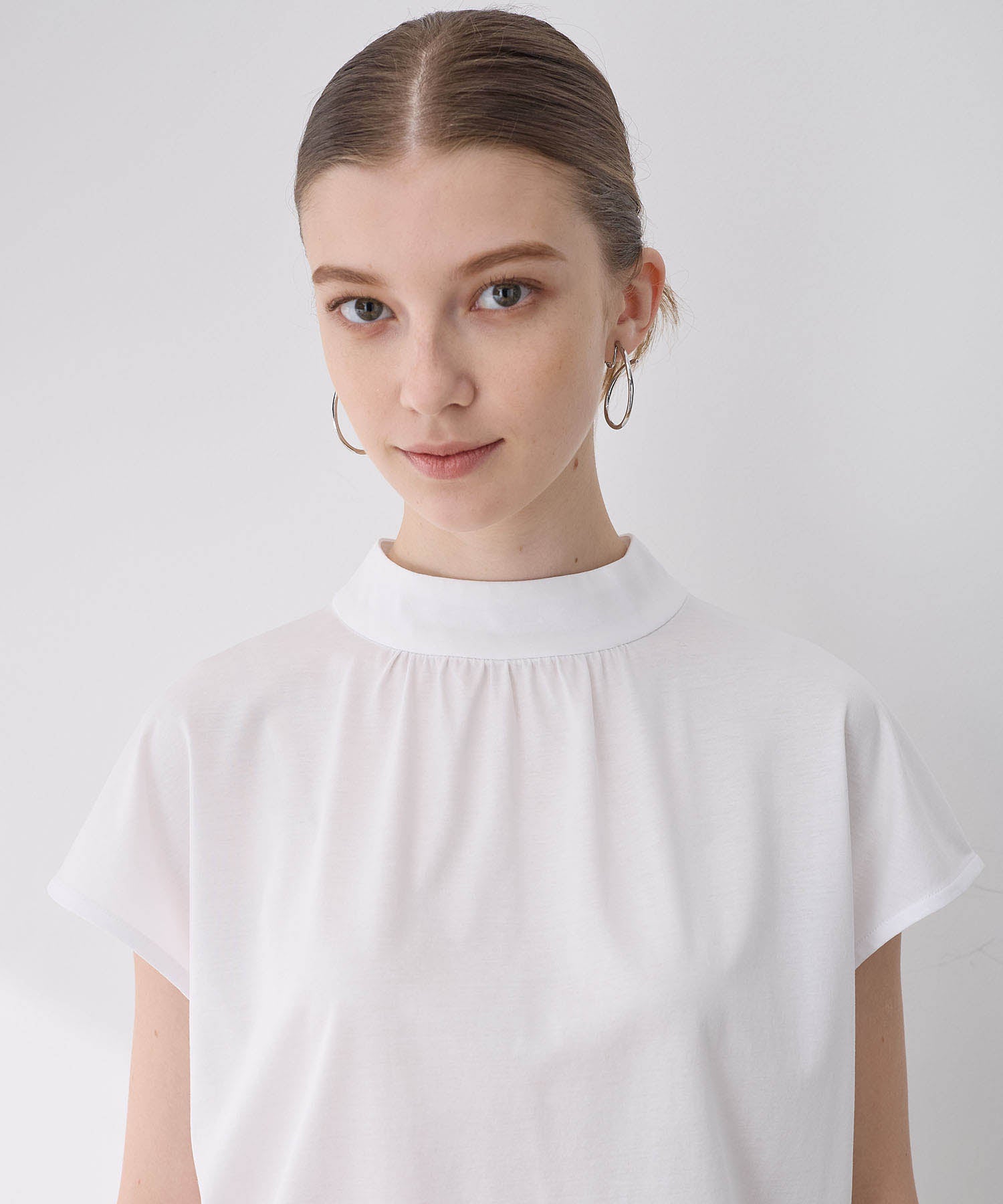 ルスークホリデー LE SOUK HOLIDAY 【接触冷感】ギャザーネックフレンチスリーブTシャツ （オフ） オフ