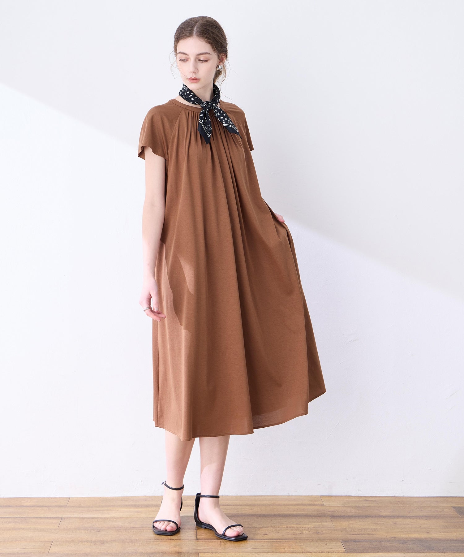 ルスークホリデー LE SOUK HOLIDAY 【接触冷感】ピンタックワンピース （ブルー） ブルー