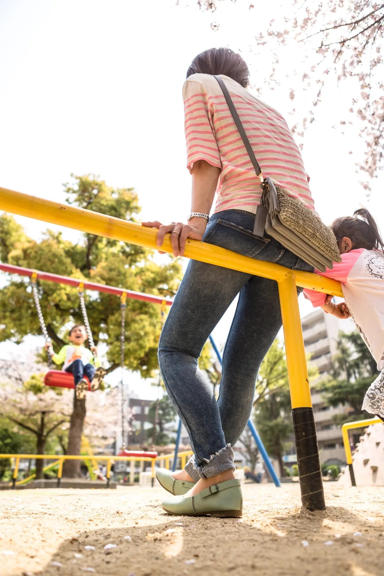 パンプス ストラップ 2WAY 調整ベルト付き 日本製 ぺたんこ フラット パンプス 痛くない 走れる ラウンドトゥ レディース バレエフラット