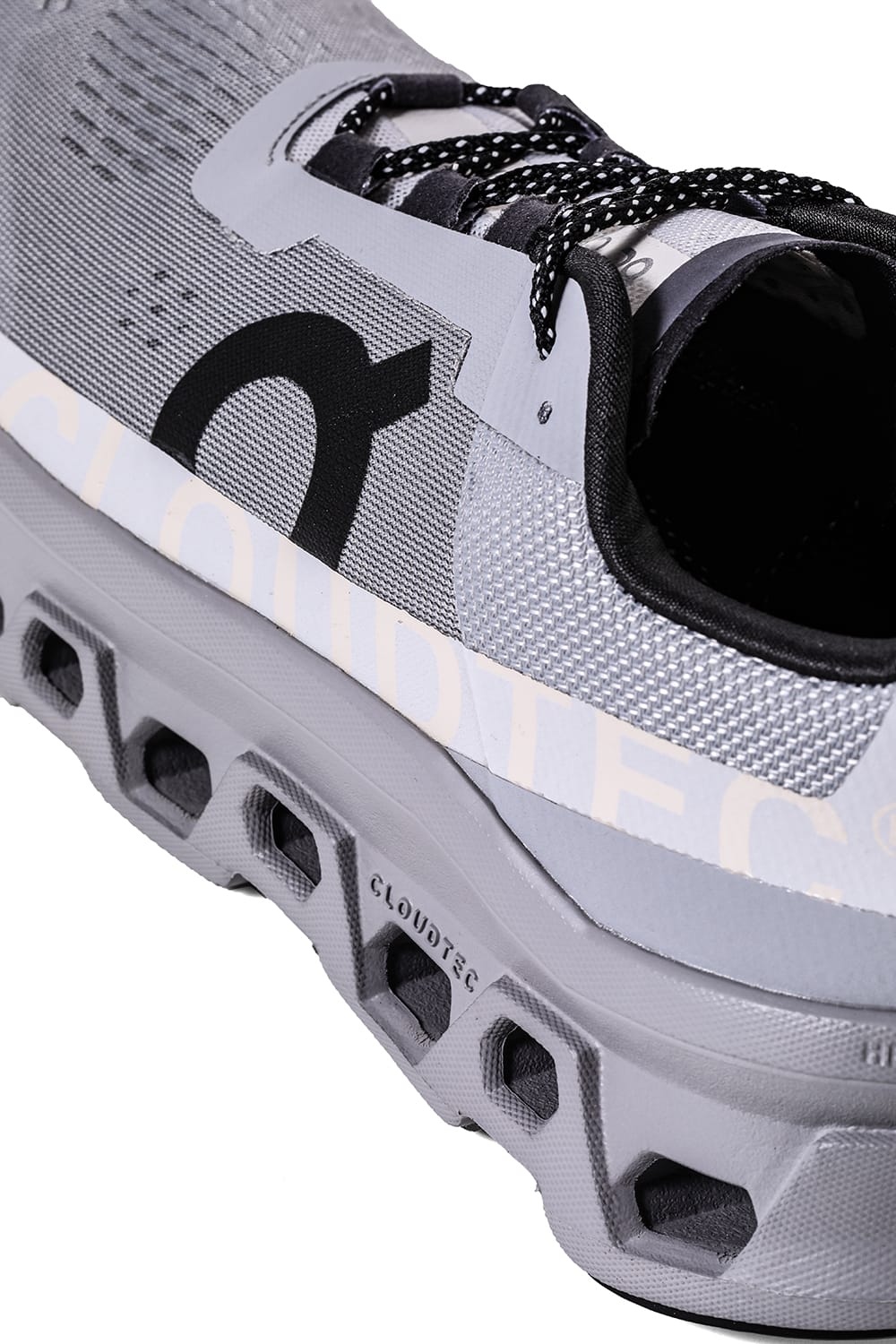 オン On Cloudmonster （Alloy/Silver） Alloy/Silver