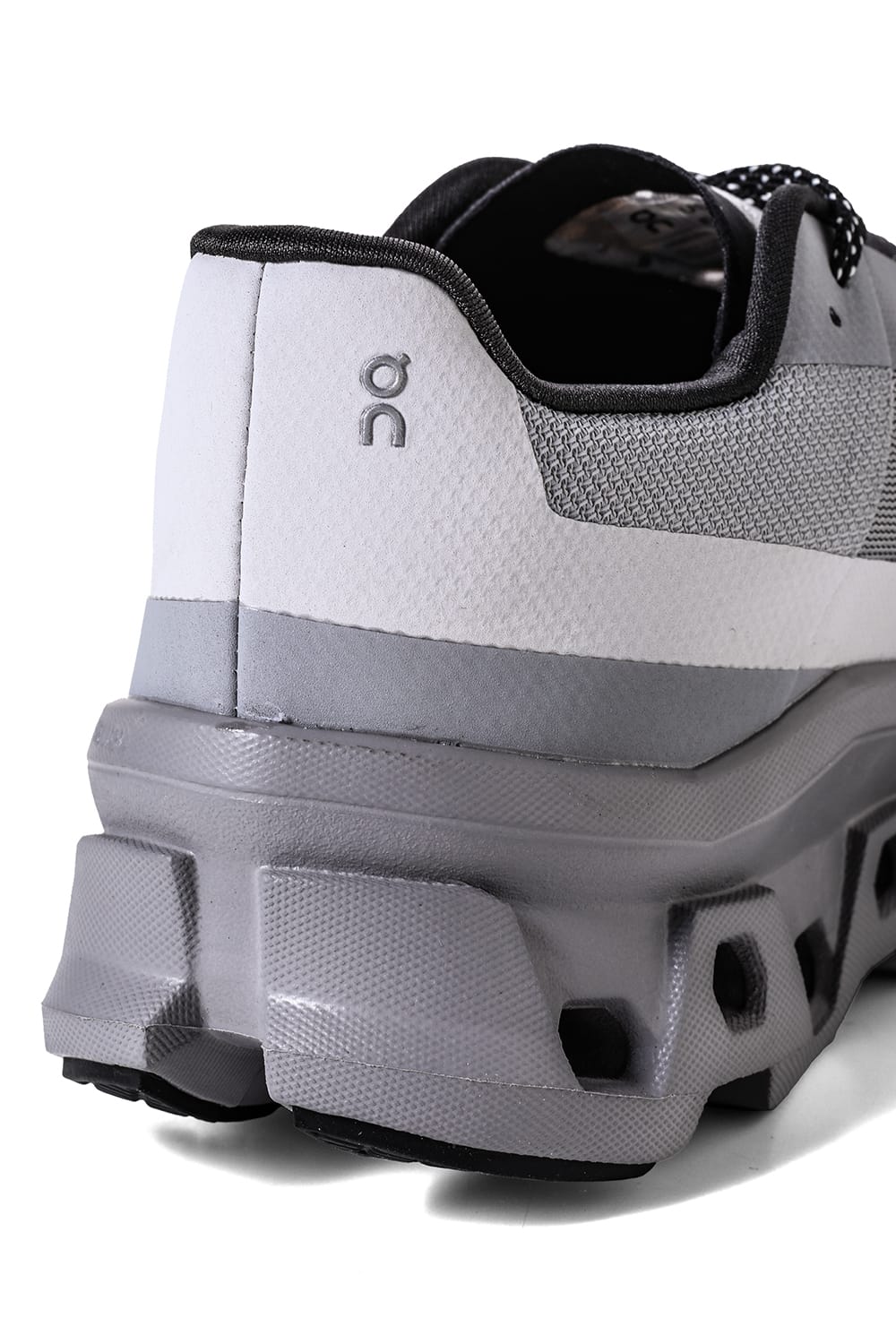 オン On Cloudmonster （Alloy/Silver） Alloy/Silver