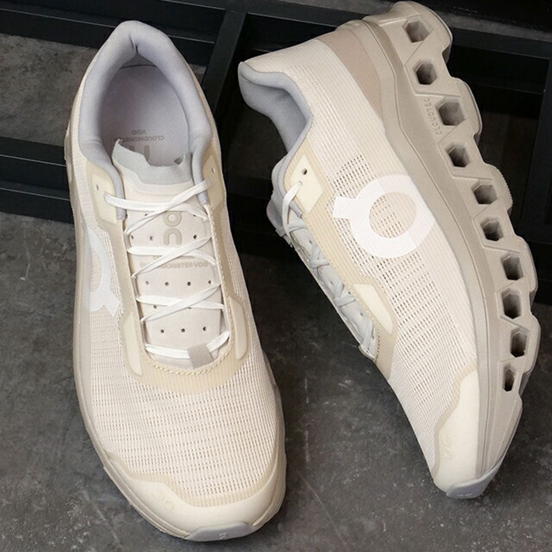 オン On Cloudmster Void M Dew/Truffle [3MF10674179 FW25] （Dew/Truffle） Dew/Truffle