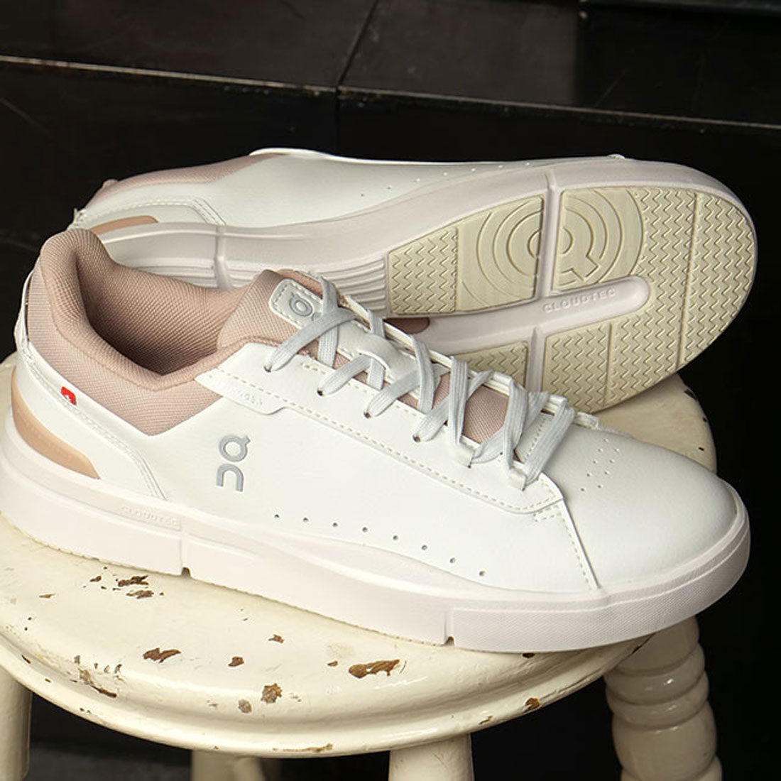 オン On THE ROGER Advantage White/Rosehip [3WF30392349] （White/Rosehip） White/Rosehip