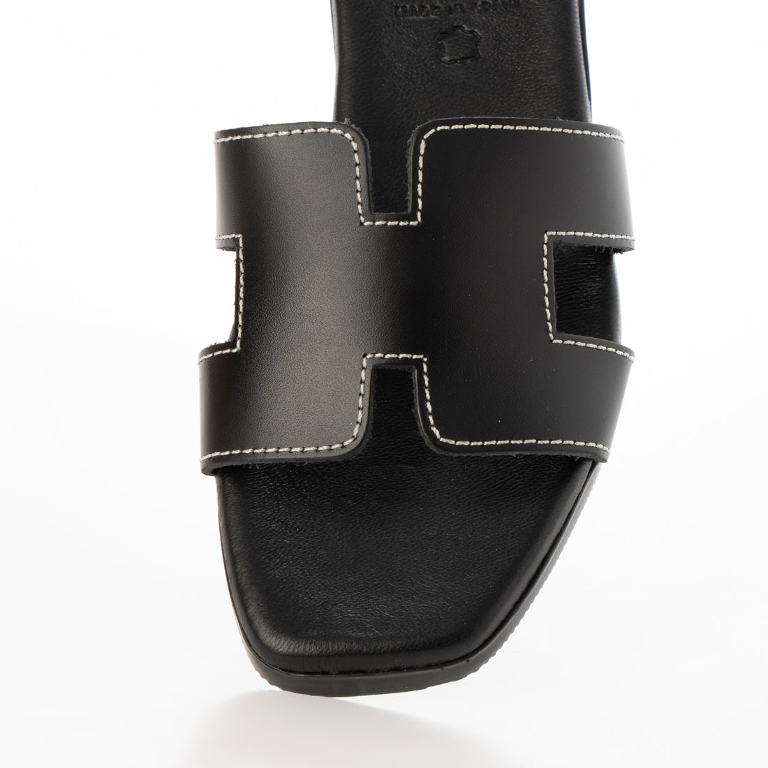 オー マイ サンダルズ Oh my Sandals スクエアトウフラットミュールサンダル （ブラック） ブラック