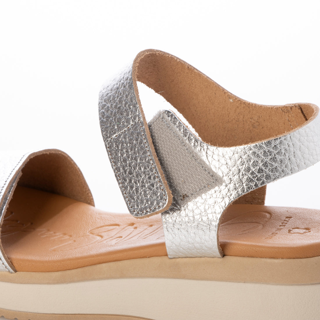 オー マイ サンダルズ Oh my Sandals ベルクロローヒールサンダル （シルバー） シルバー