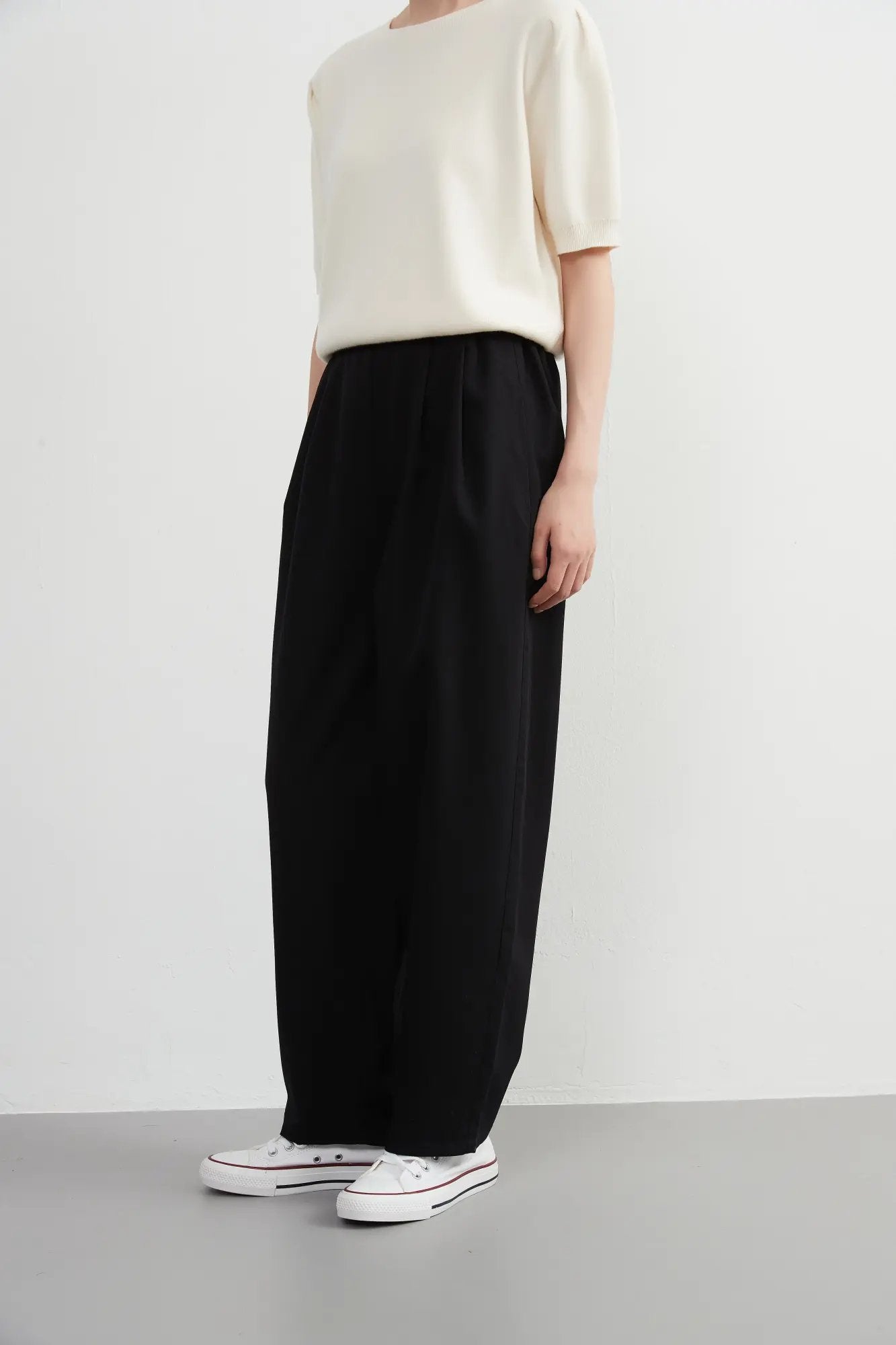 On One's Own Elegant Adult Cable Loose Silhouette Slacks - Easy to Wear with Elastic Waist - Office Casual Beautiful Leg Pants