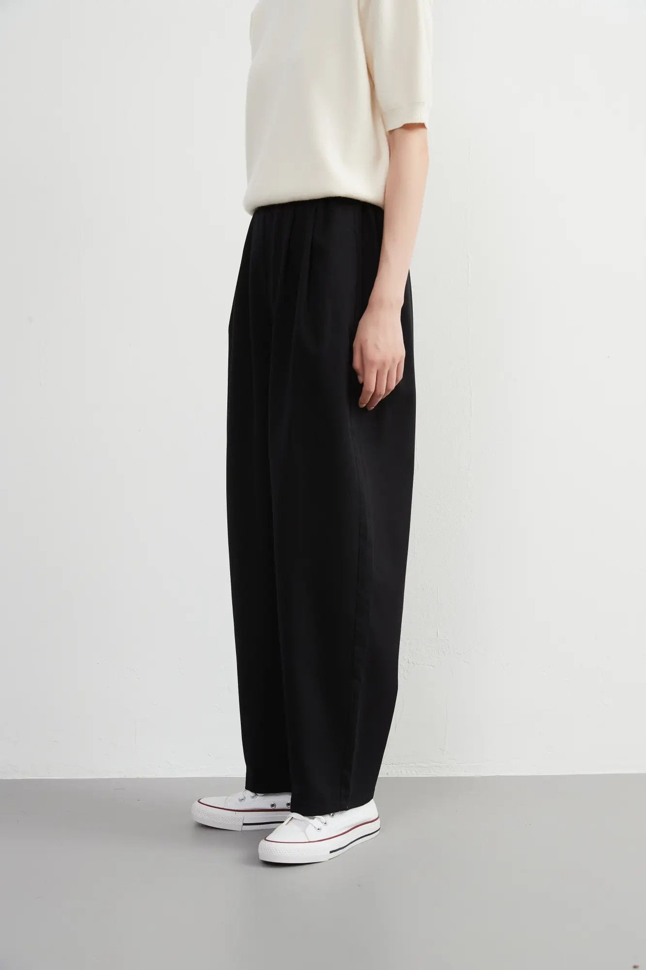 On One's Own Elegant Adult Cable Loose Silhouette Slacks - Easy to Wear with Elastic Waist - Office Casual Beautiful Leg Pants