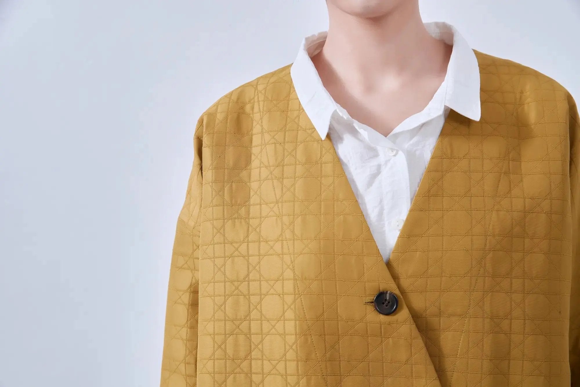 オンワンズオン On One's Own ラウンドヘム・ノーカラー・キルティング風ジャケット・春秋長袖アウター （MUSTARD） MUSTARD