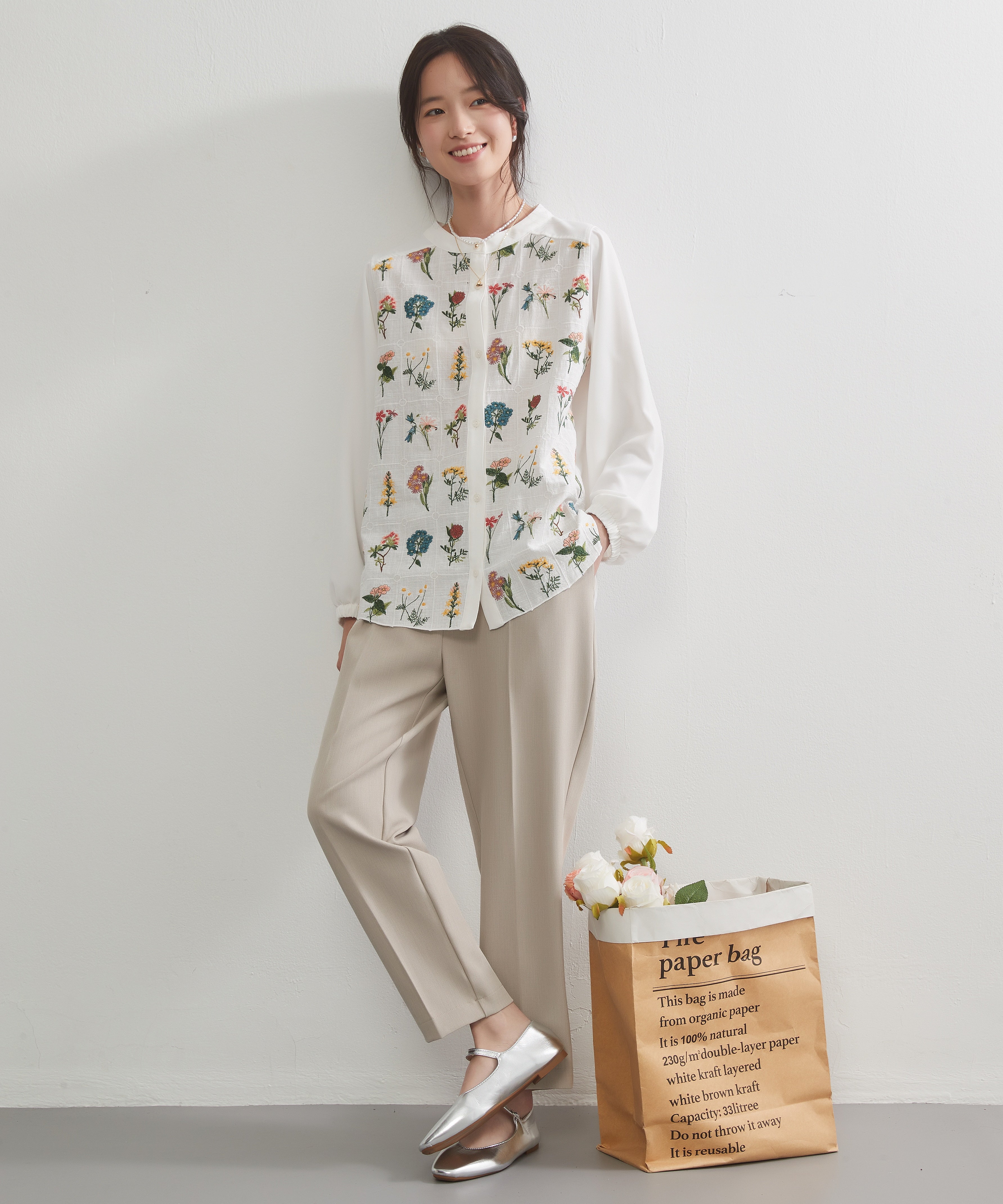 オンワンズオン On One's Own フローラルガーデン花柄刺繍長袖ブラウス （WHITE） WHITE