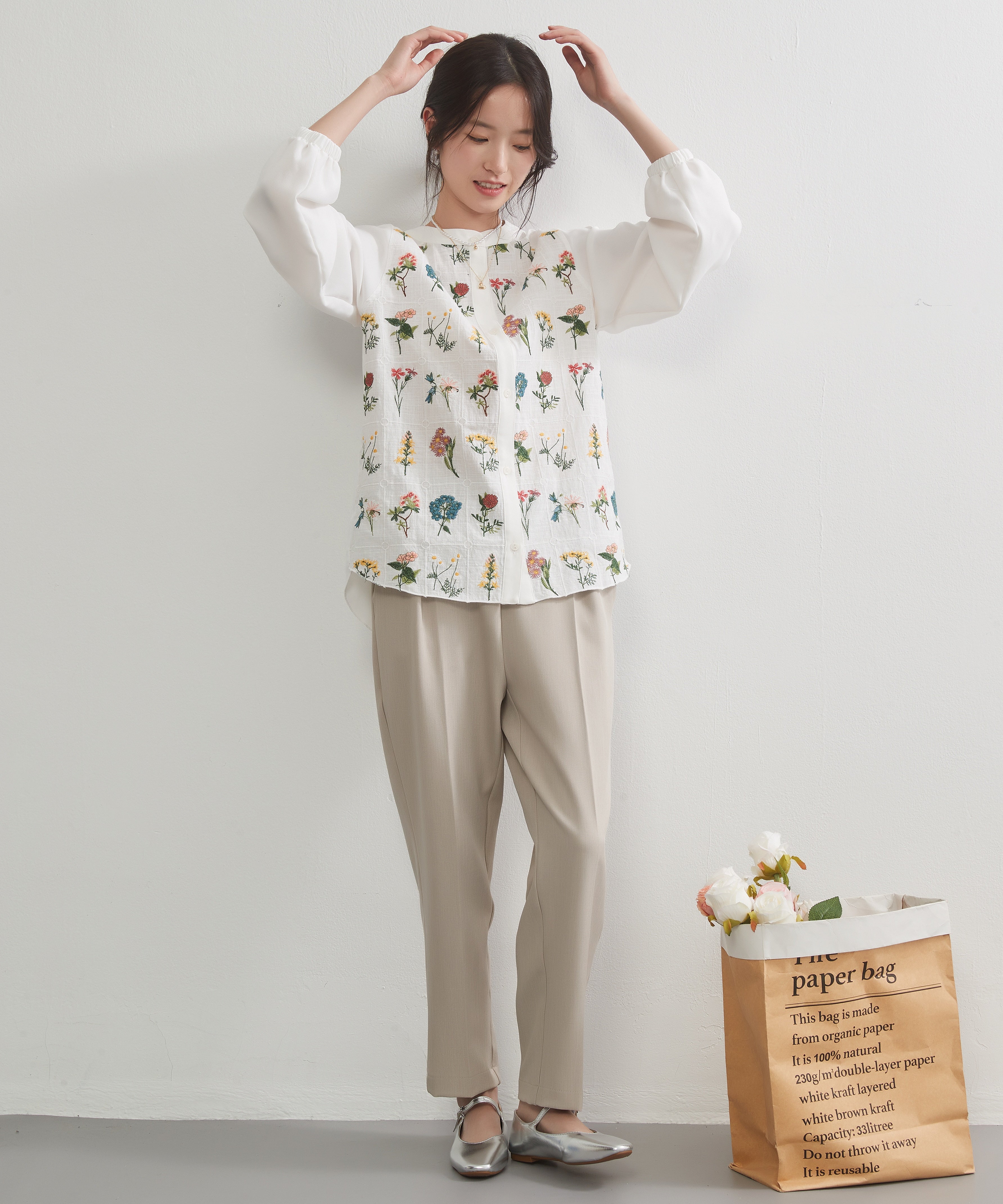 オンワンズオン On One's Own フローラルガーデン花柄刺繍長袖ブラウス （WHITE） WHITE