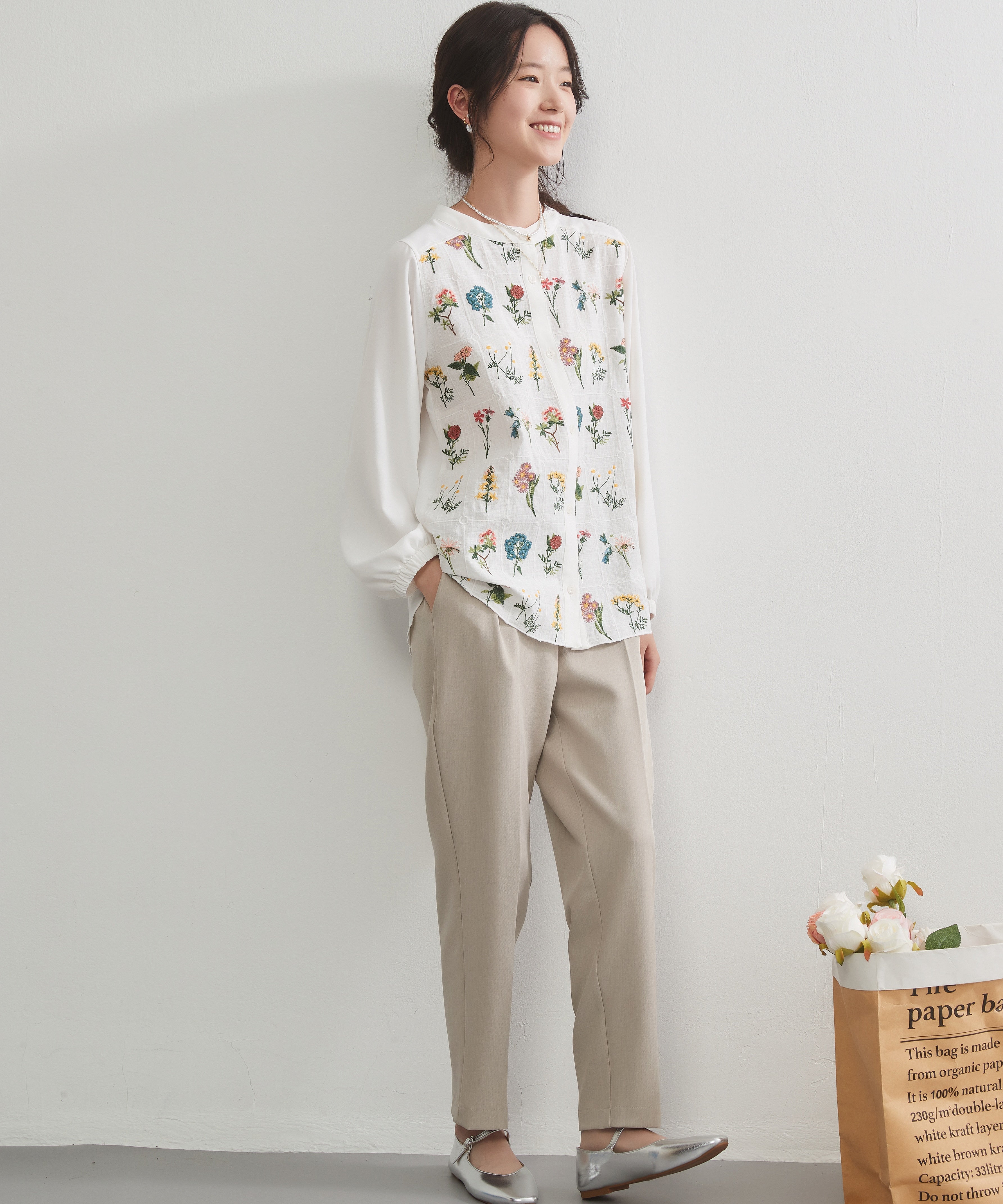 オンワンズオン On One's Own フローラルガーデン花柄刺繍長袖ブラウス （WHITE） WHITE