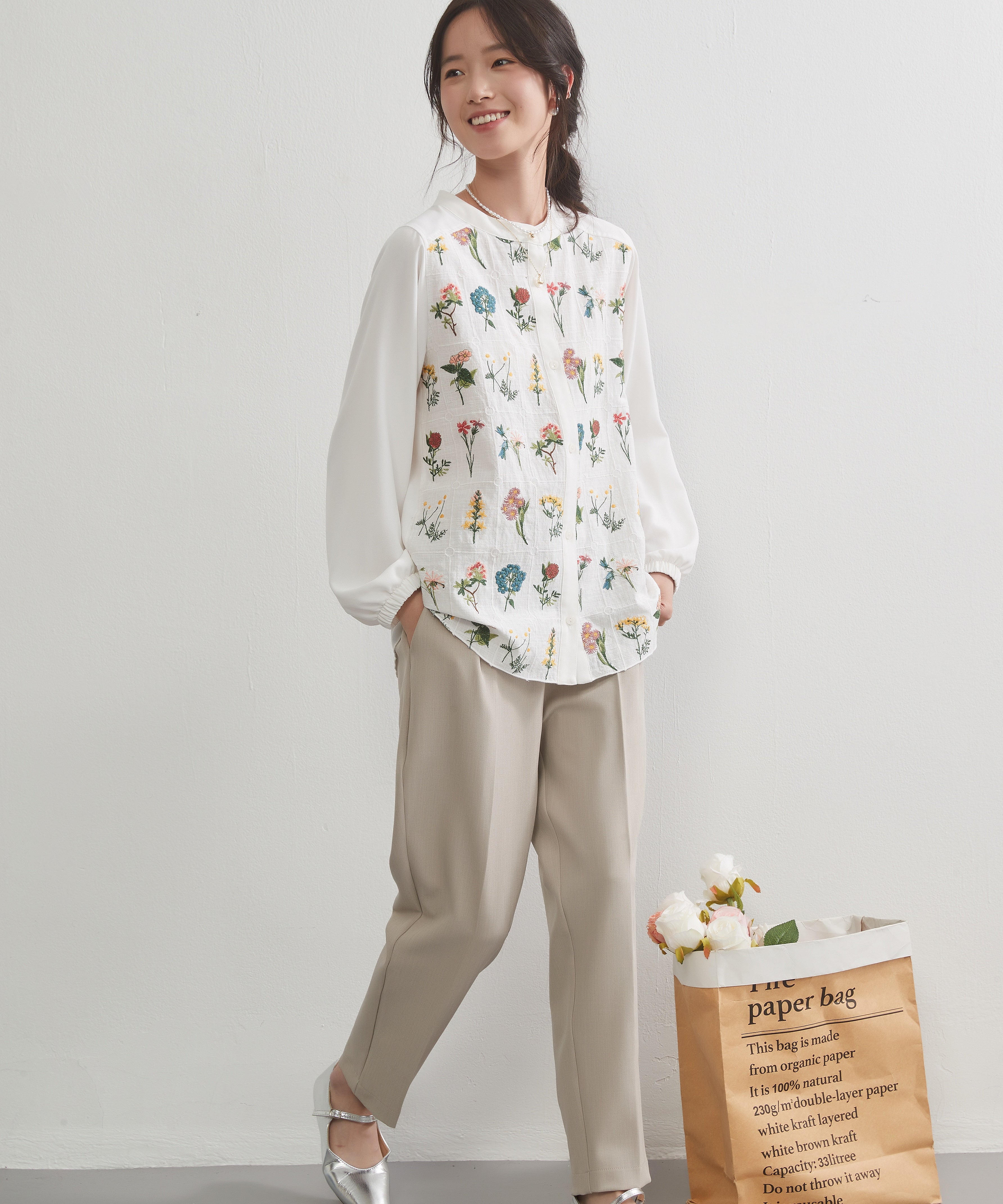 オンワンズオン On One's Own フローラルガーデン花柄刺繍長袖ブラウス （WHITE） WHITE