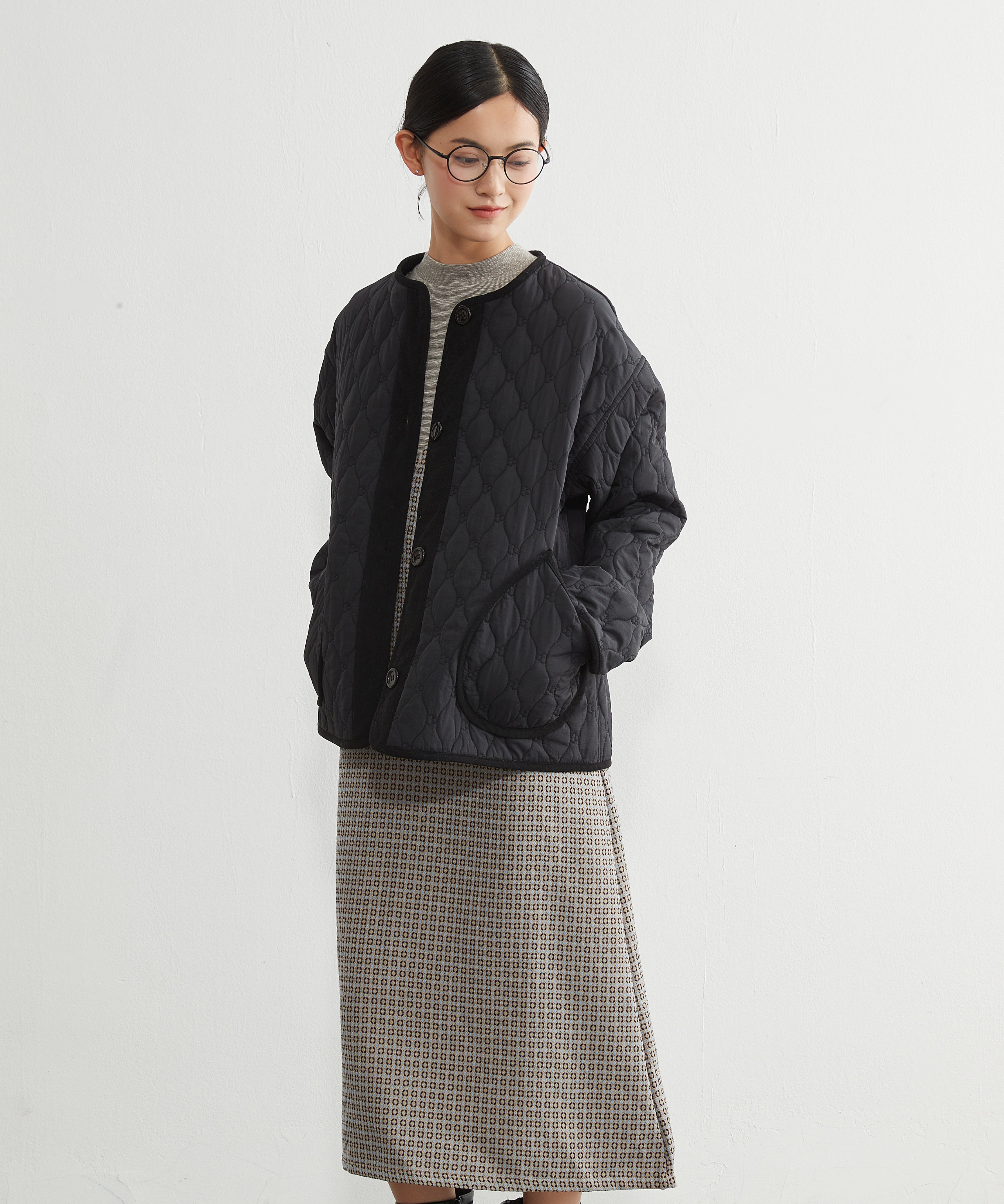 オンワンズオン On One's Own 小紋柄風ジャカード織りVネックジャンパースカートポケット付き （GRAY） GRAY
