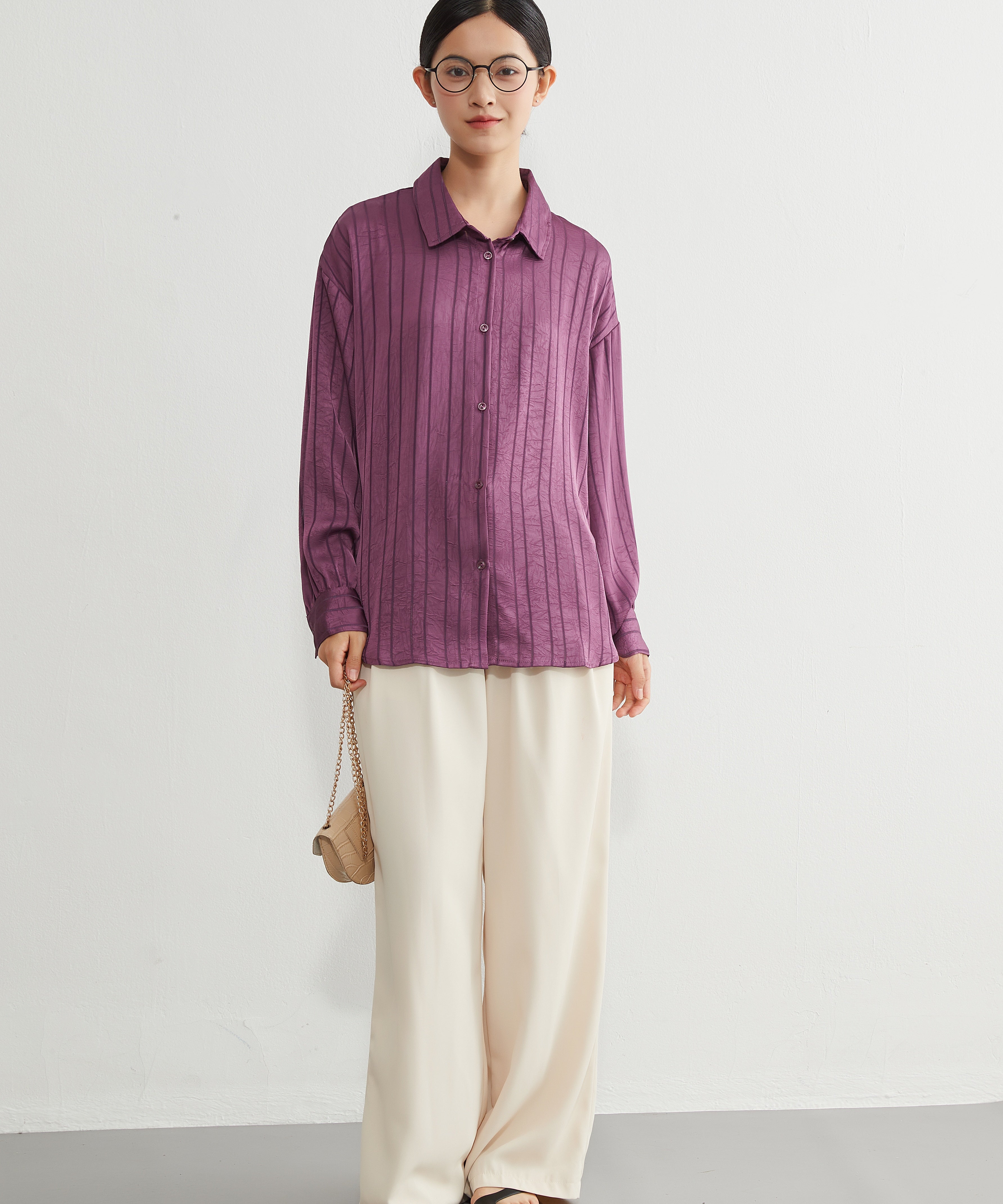 オンワンズオン On One's Own アイレット風ジャカード織りきれいめ艶感ハンサム長袖シャツブラウス （PURPLE） PURPLE