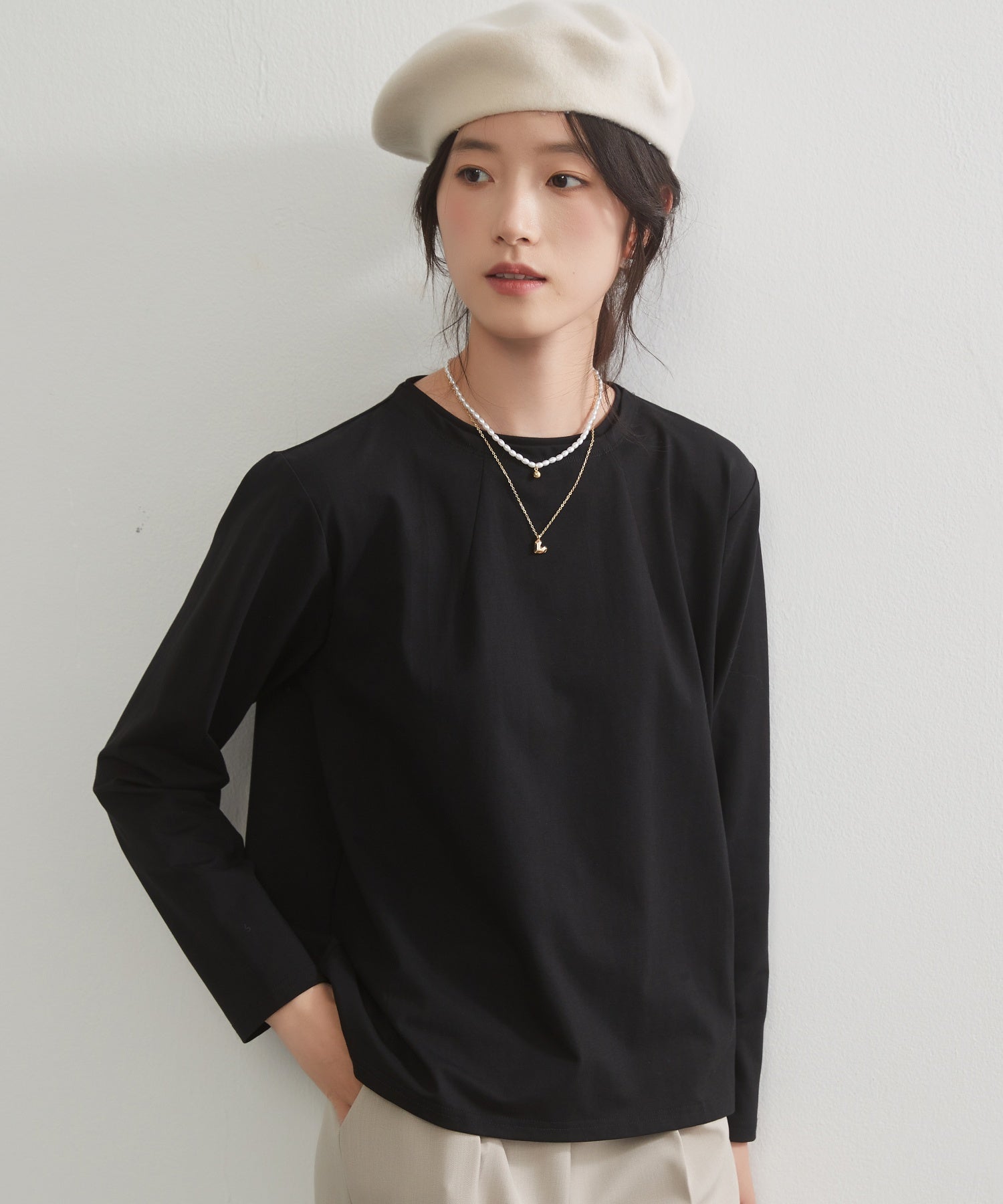オンワンズオン On One's Own 二重衿風ラウンドカラーデザインダーツ長袖Tシャツ （BLACK） BLACK