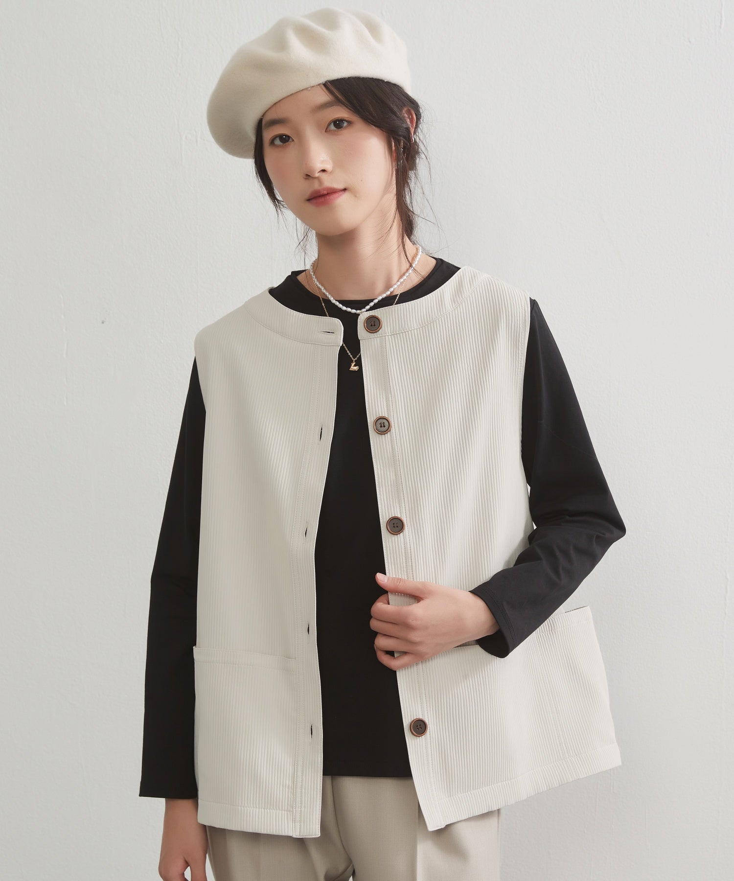 オンワンズオン On One's Own 二重衿風ラウンドカラーデザインダーツ長袖Tシャツ （BLACK） BLACK