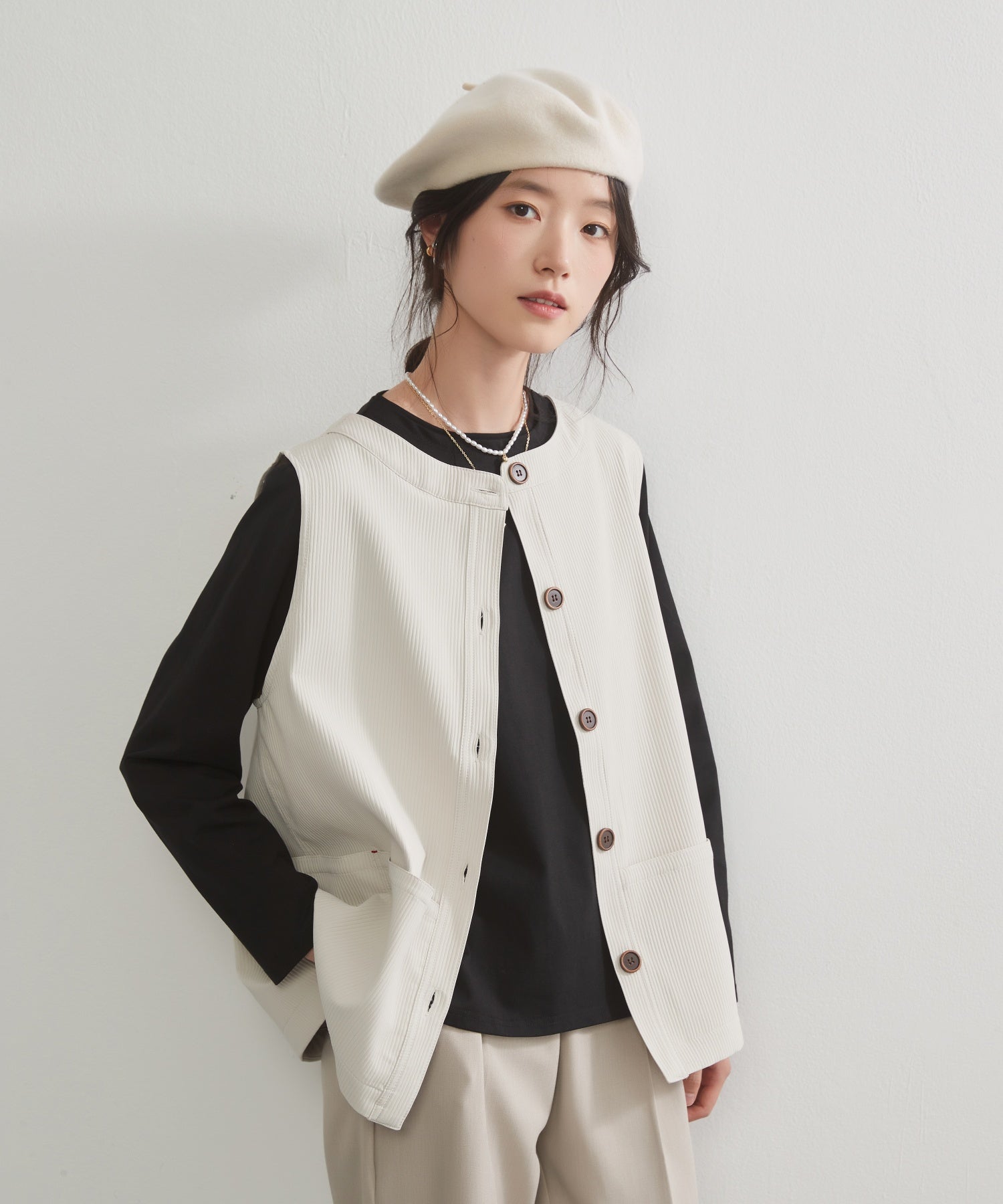 オンワンズオン On One's Own 二重衿風ラウンドカラーデザインダーツ長袖Tシャツ （BLACK） BLACK