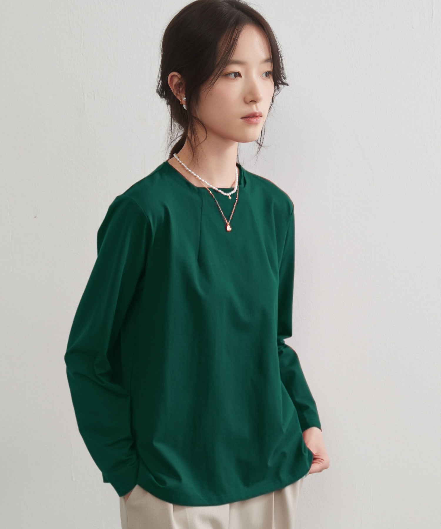オンワンズオン On One's Own 二重衿風ラウンドカラーデザインダーツ長袖Tシャツ （GREEN） GREEN