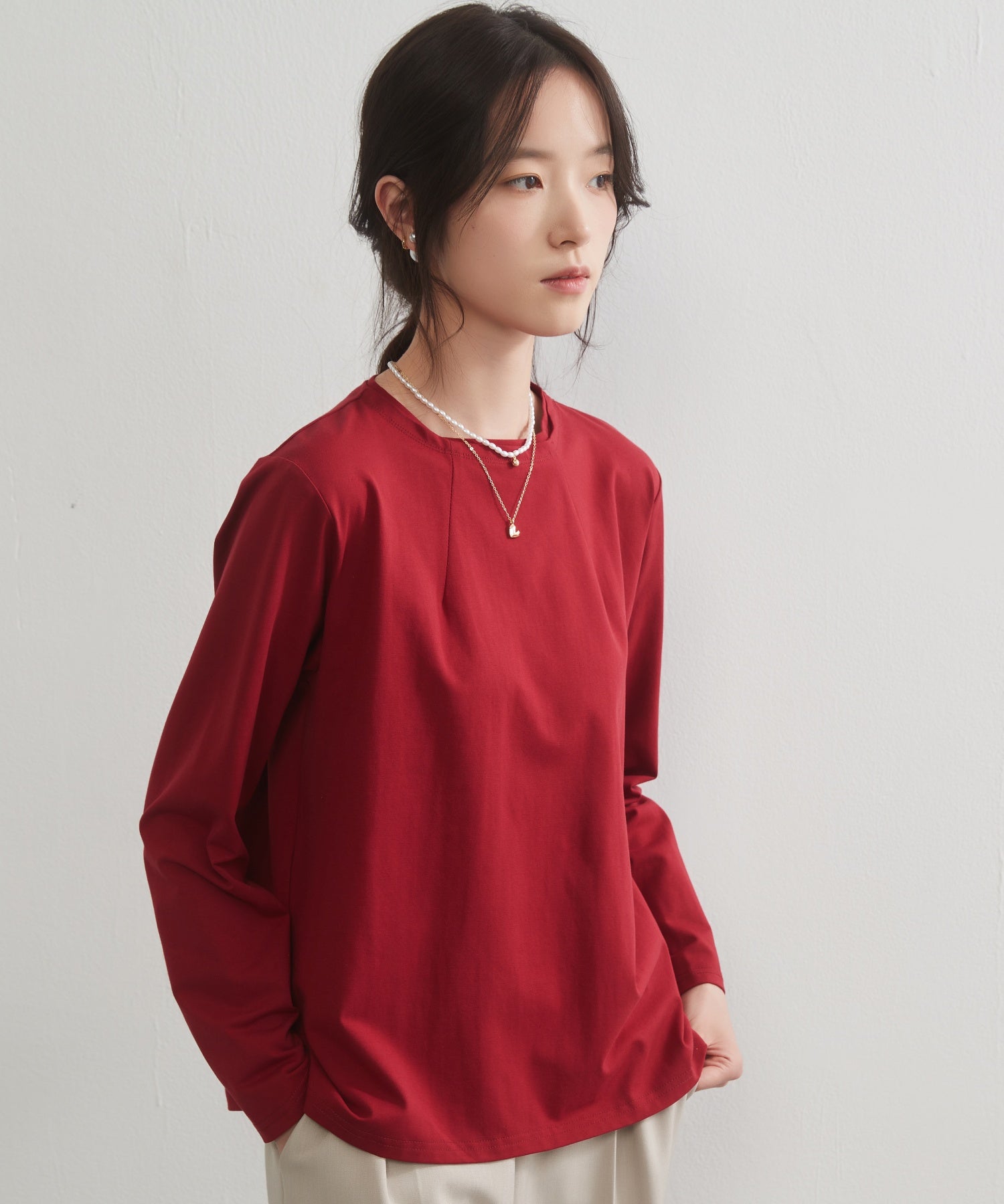 オンワンズオン On One's Own 二重衿風ラウンドカラーデザインダーツ長袖Tシャツ （WINE） WINE
