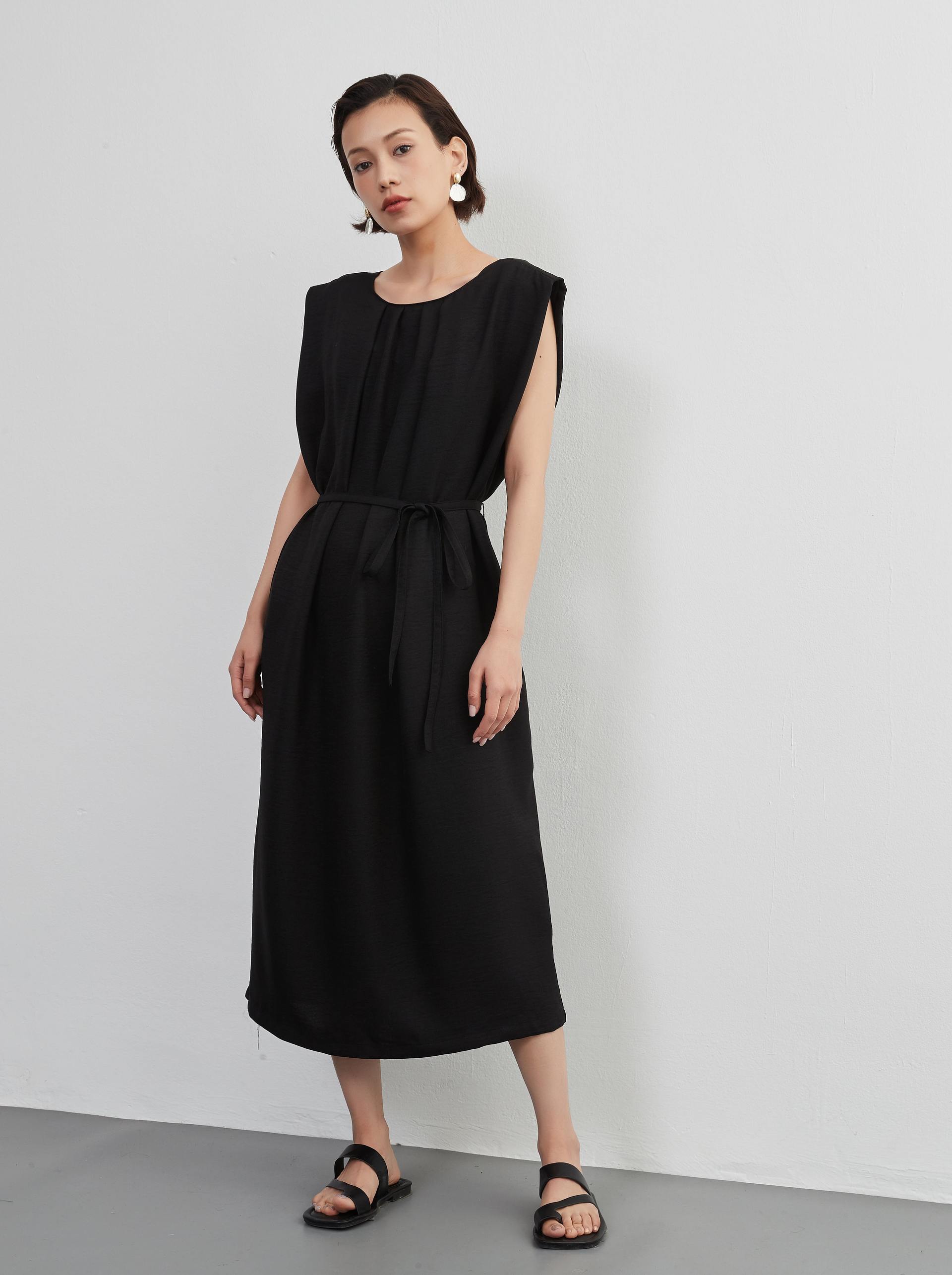 オンワンズオン On One's Own パワーショルダー・ワイドショルダー・タックワンピース・ベルトマーク・ノースリーブ