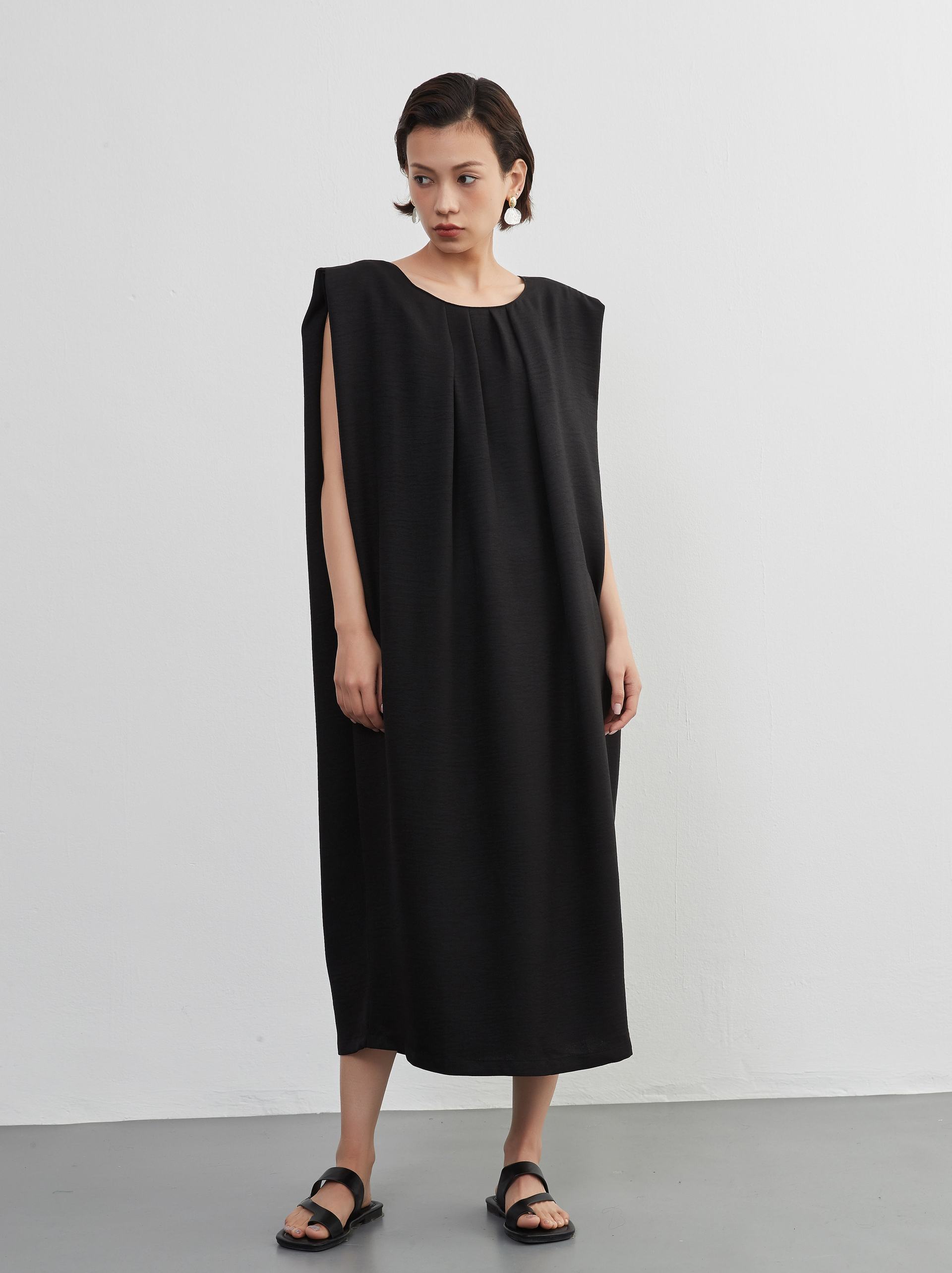 オンワンズオン On One's Own パワーショルダー・ワイドショルダー・タックワンピース・ベルトマーク・ノースリーブ