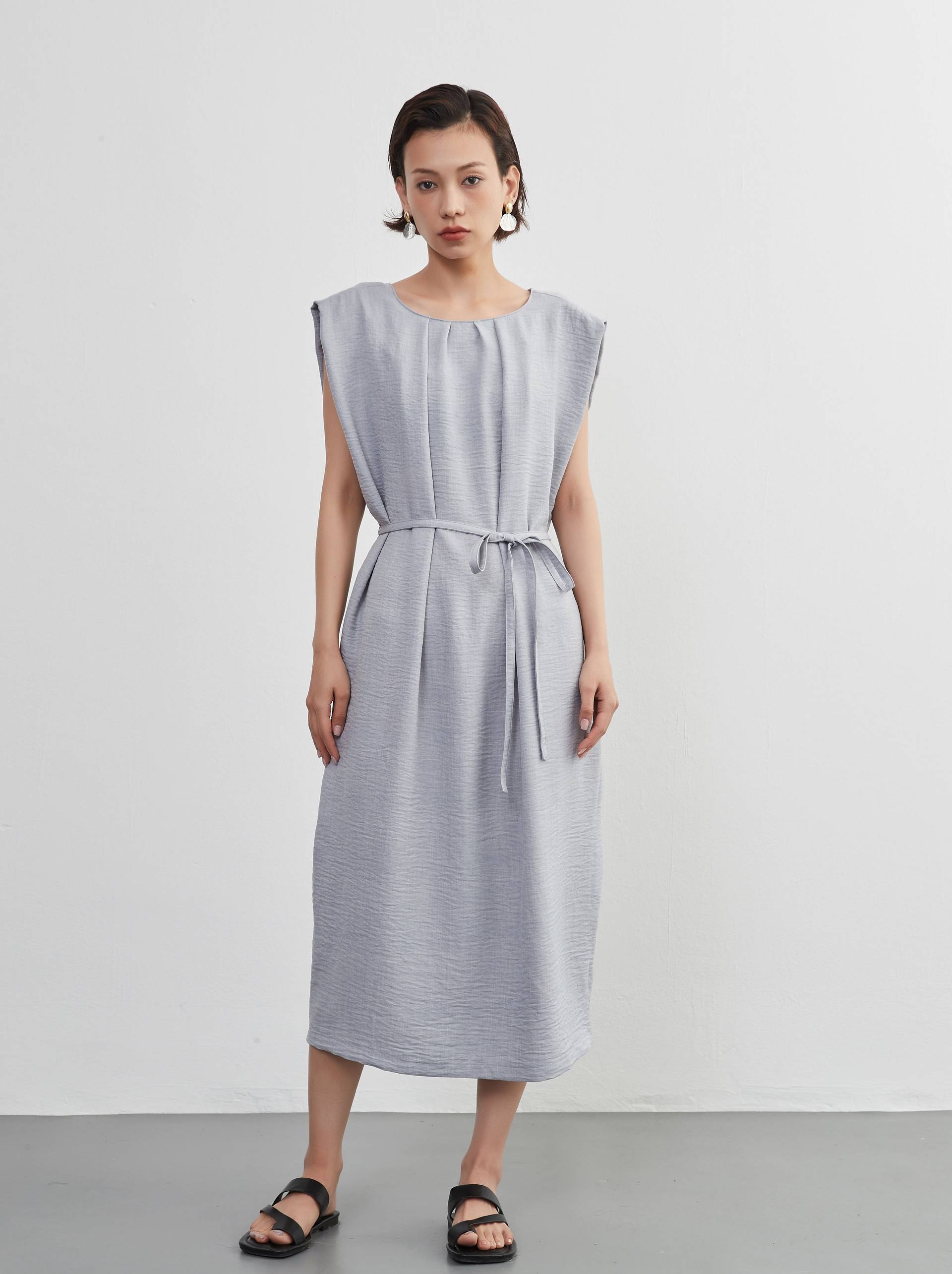 On One's Own Power 肩/寬肩/褶邊連身裙/腰帶標記/無袖