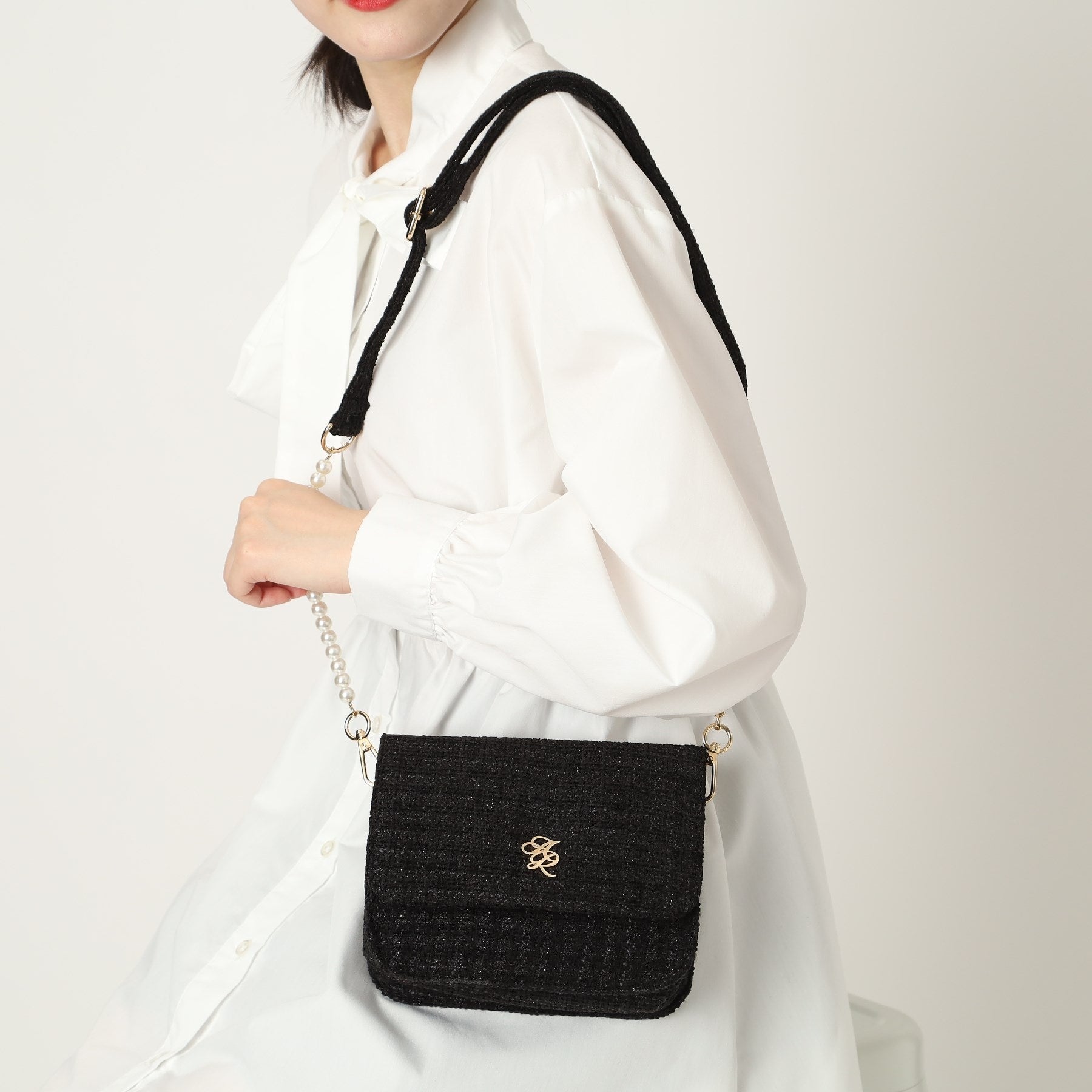 オーバータッシェ Ober Tashe フェイクパール×チェーンベルト ミニショルダー