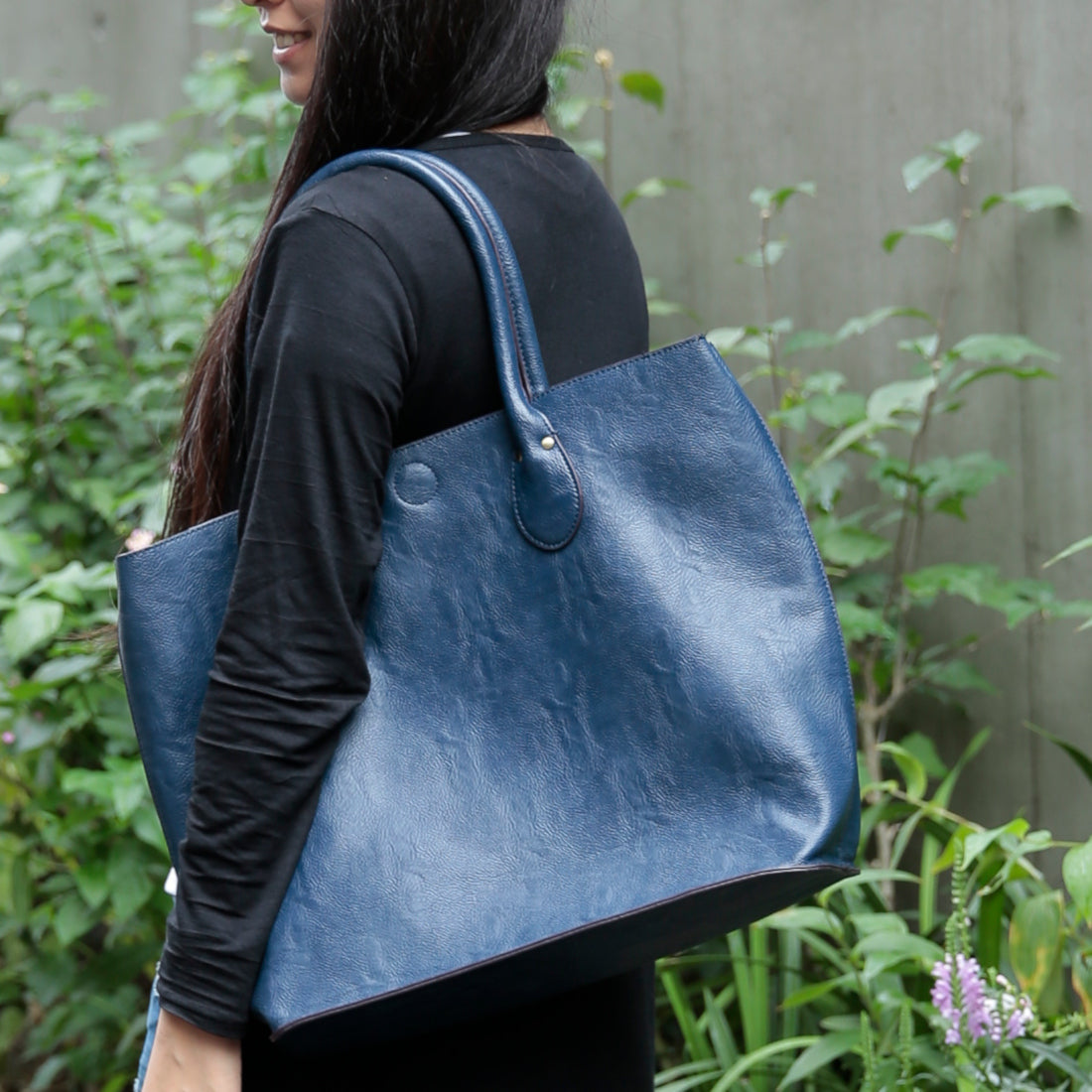 ＜Long-selling＞ Otias Shrink leather type synthetic leather tote bag/with removable bag-in-bag