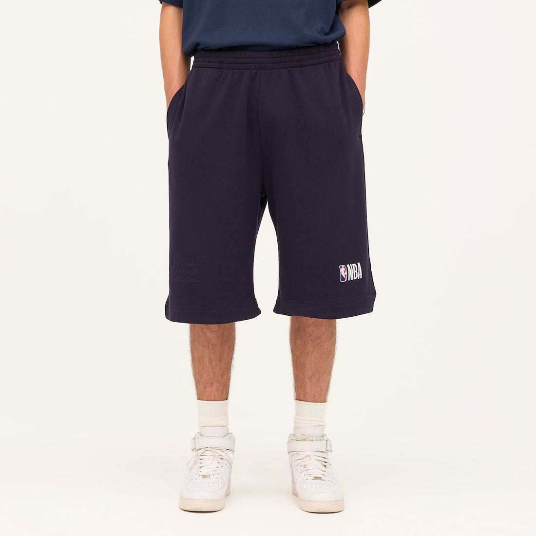 オフ ザ コート バイ エヌビーエー OFF THE COURT by NBA OFF THE COURT LOGO SHORT PANTS（オフ ザ コート ロゴ ショートパンツ） （NAVY） NAVY