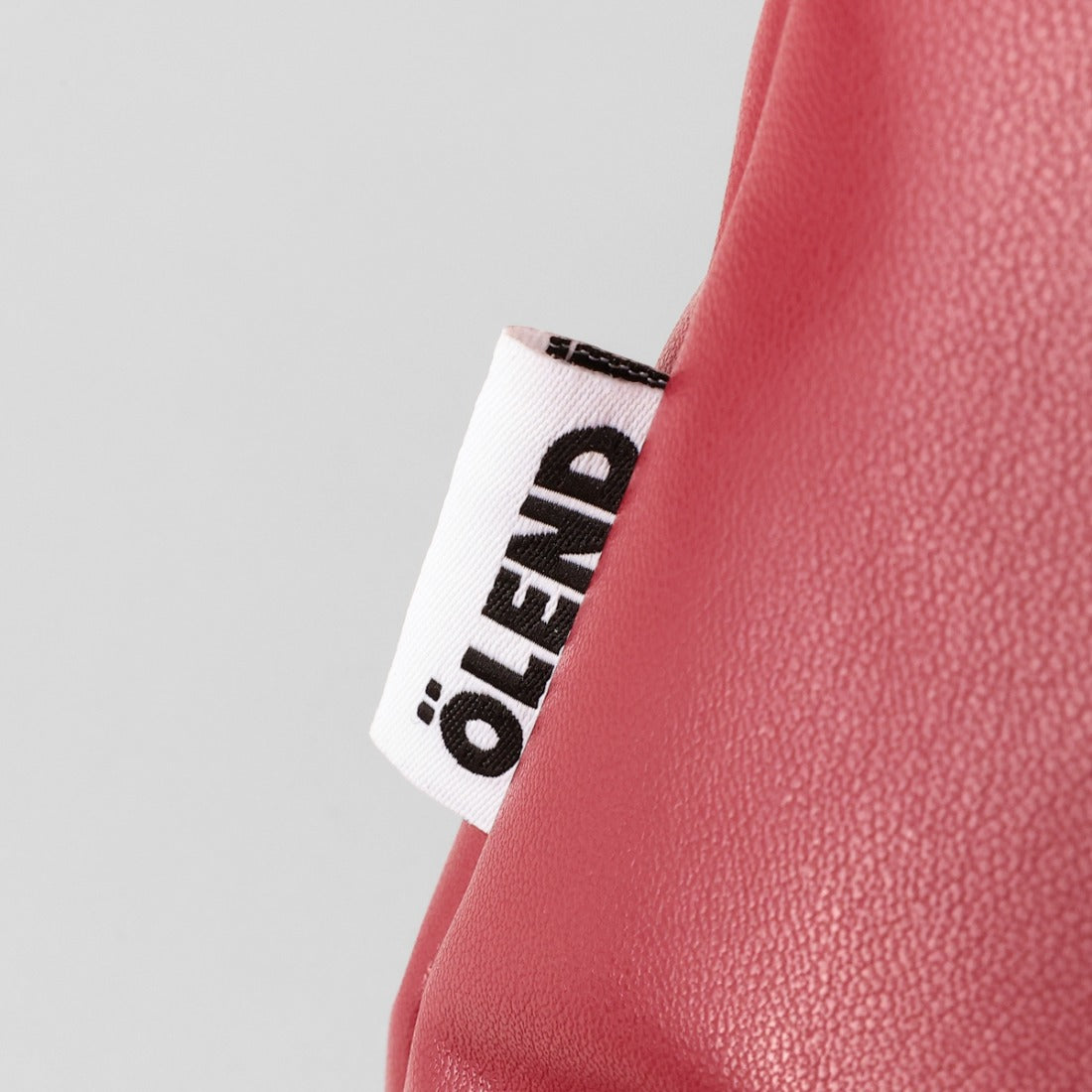 オレンド OLEND ショルダーバッグ ミニオナ ヴィーガンレザー チェリーレッド 2WAY MINIONA VEGAN LEATHER CHERRY （チェリーレッド） チェリーレッド