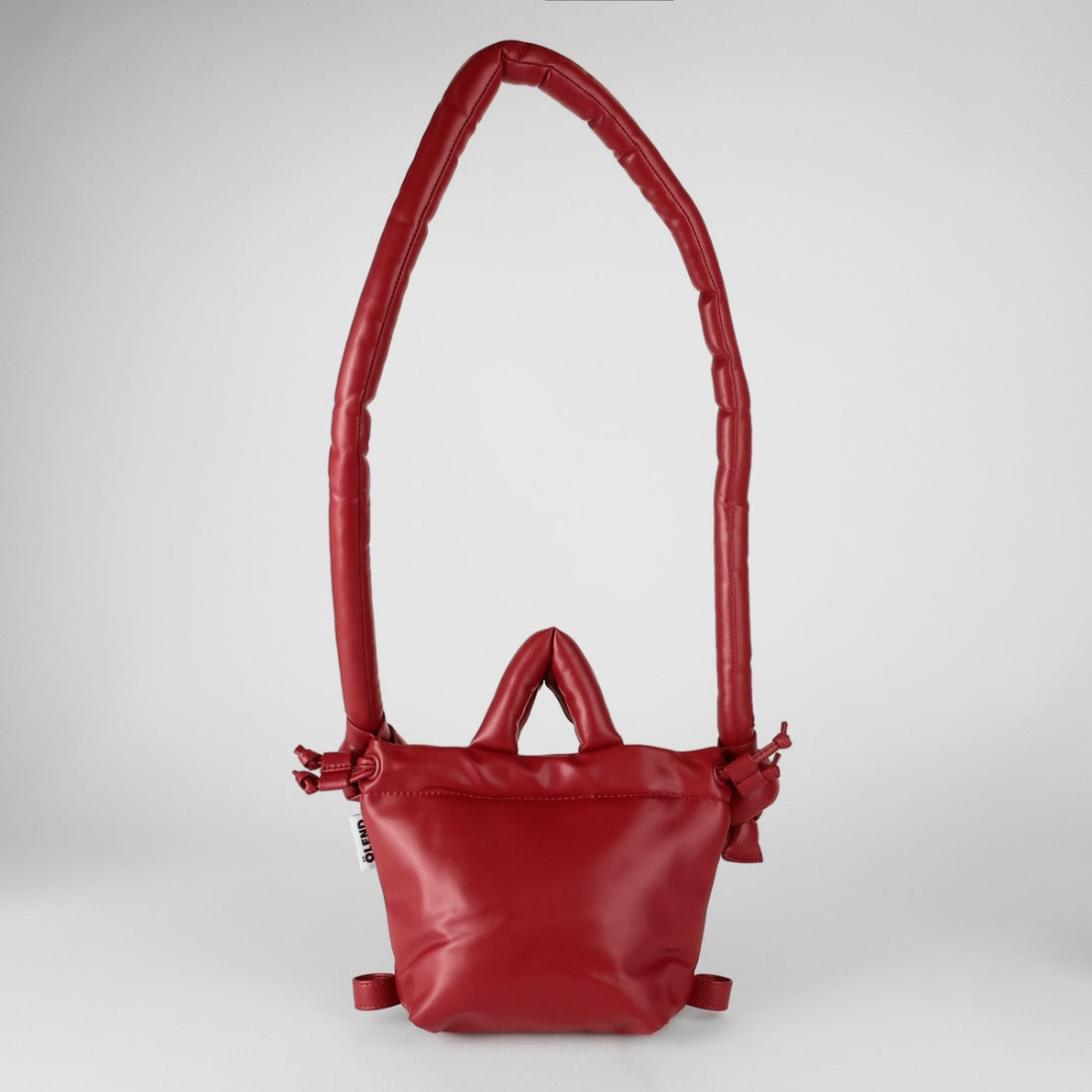 オレンド OLEND ショルダーバッグ マイクロオナ ヴィーガンレザー チェリーレッド 2WAY MICRO ONA VEGAN LEATHER CHERRY （チェリーレッド） チェリーレッド