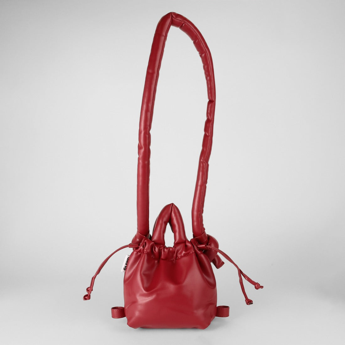 オレンド OLEND ショルダーバッグ マイクロオナ ヴィーガンレザー チェリーレッド 2WAY MICRO ONA VEGAN LEATHER CHERRY （チェリーレッド） チェリーレッド