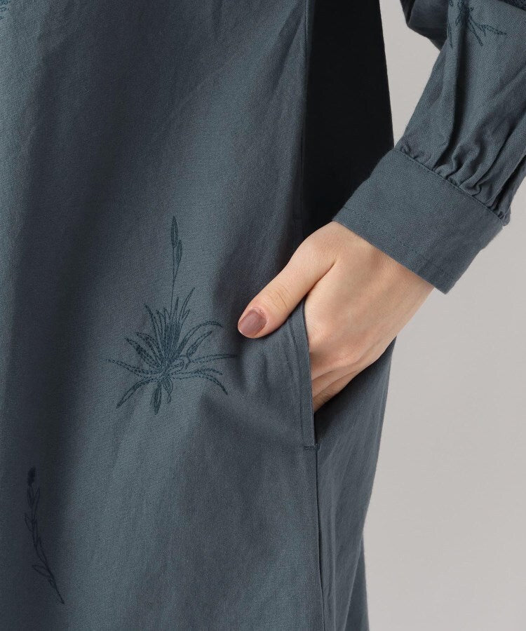 ワンズテラス one'sterrace ◆刺繍ワンピース （ブルー(993)） ブルー(993)