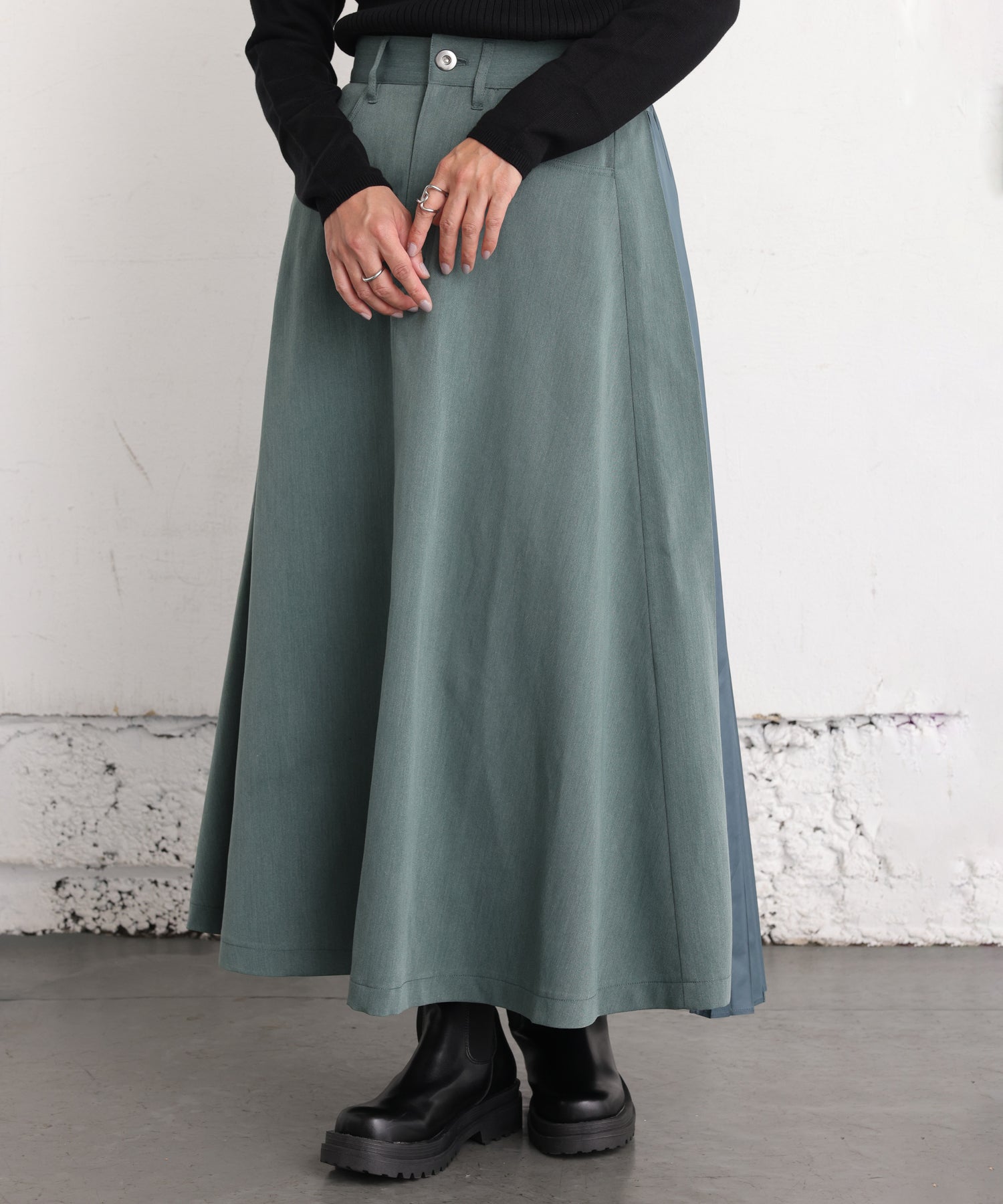 ワンズトゥルー ONE'S TRUE バックプリーツスカート （黒） 黒