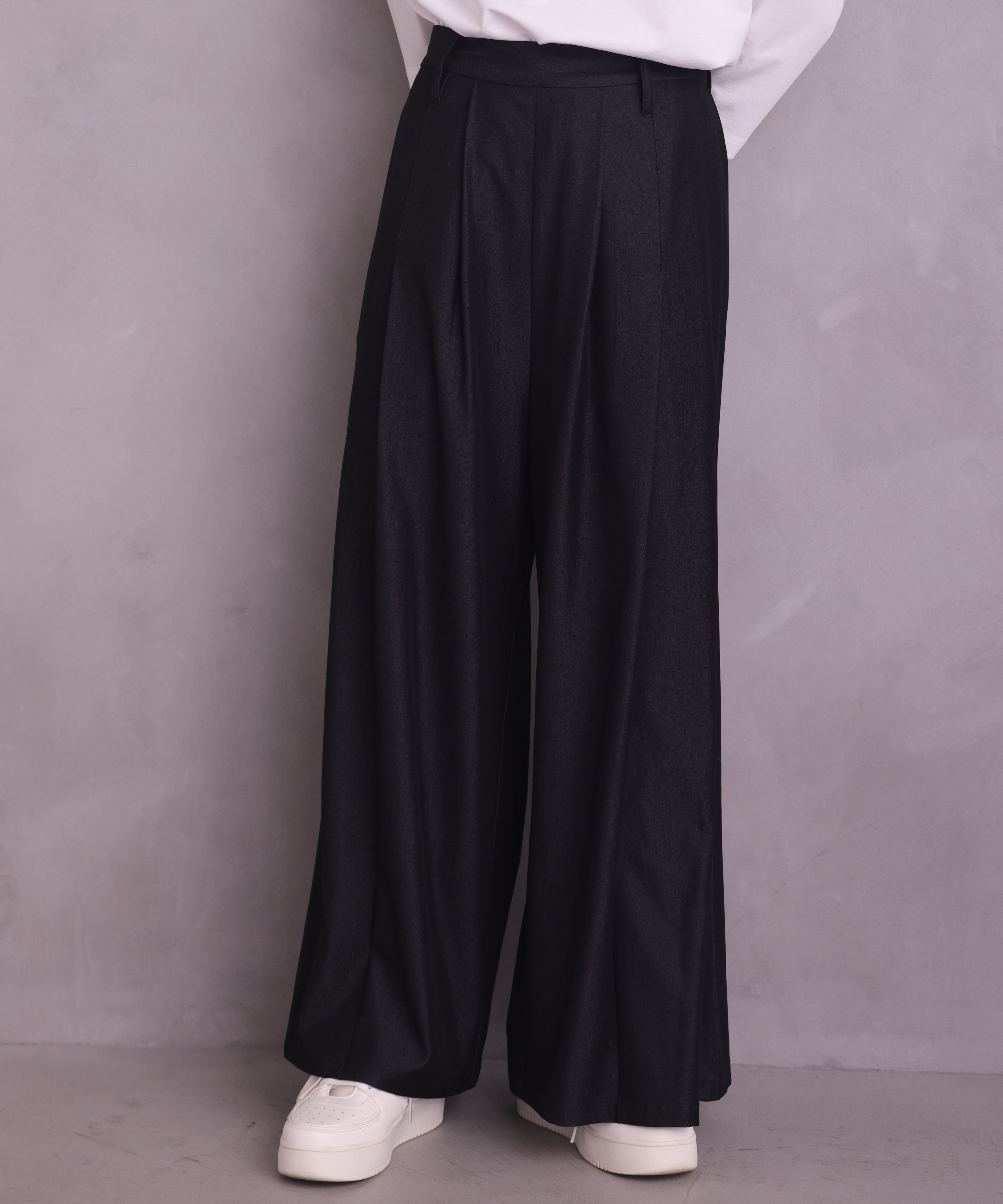 ワンズトゥルー ONE'S TRUEフロントタックデニムパンツ （チャコール） チャコール