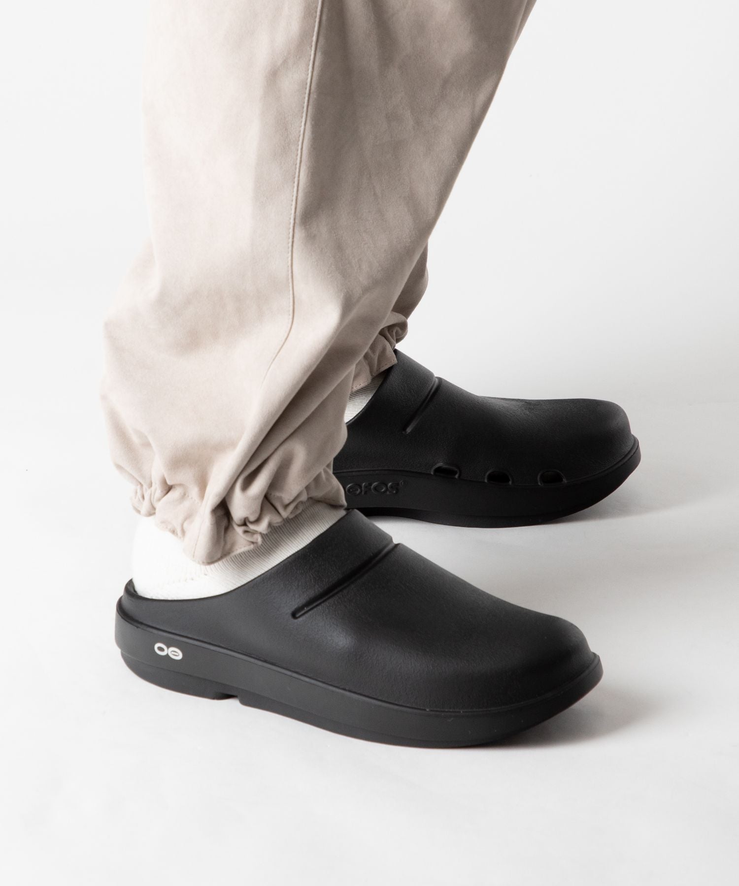 ウーフォス OOFOS ウーフォス OOFOS OOcloog ウークロッグ 1200 リカバリーサンダル ユニセックス サンダル シューズ （BLACK/ブラック） BLACK/ブラック