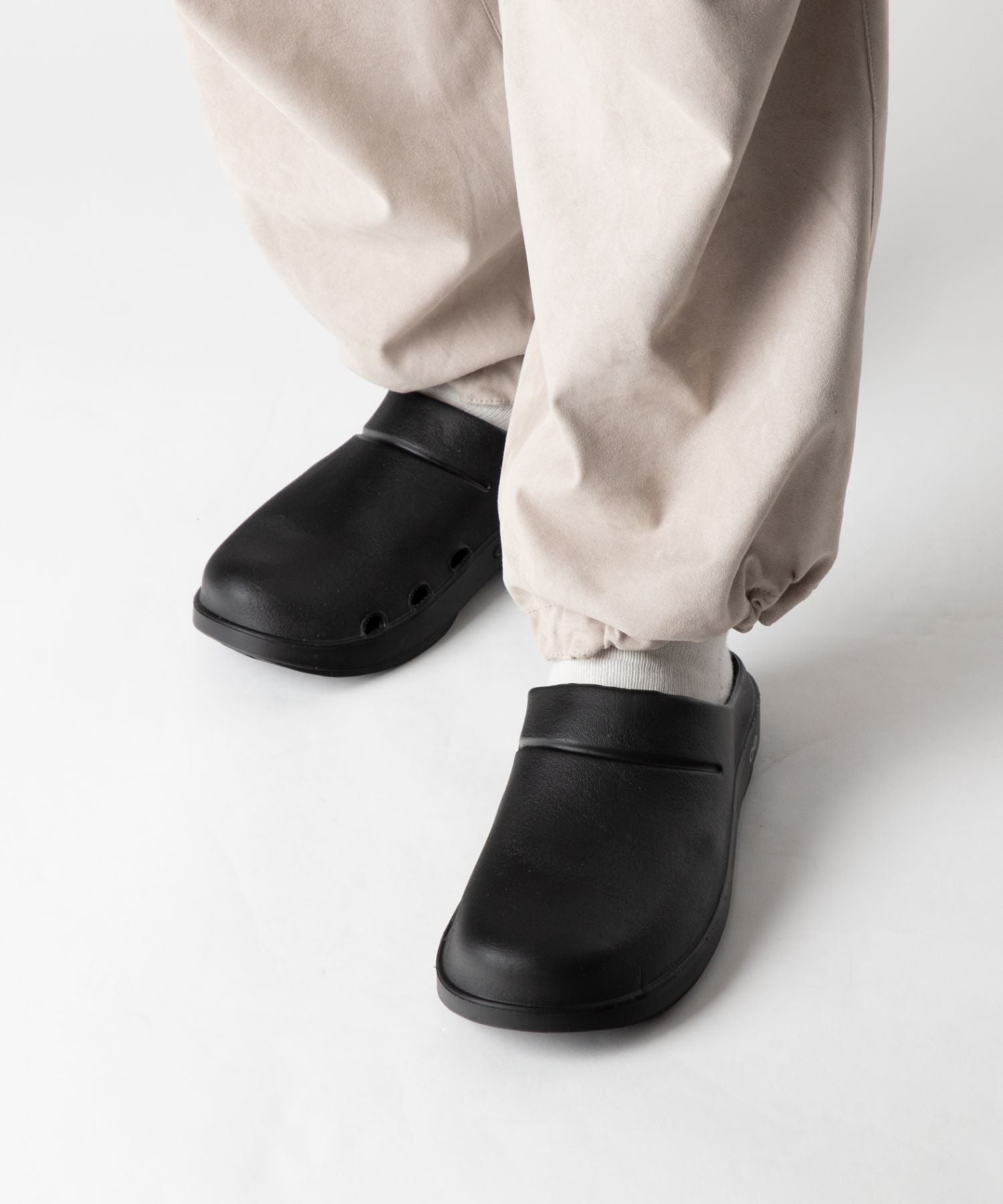 ウーフォス OOFOS ウーフォス OOFOS OOcloog ウークロッグ 1200 リカバリーサンダル ユニセックス サンダル シューズ （BLACK/ブラック） BLACK/ブラック