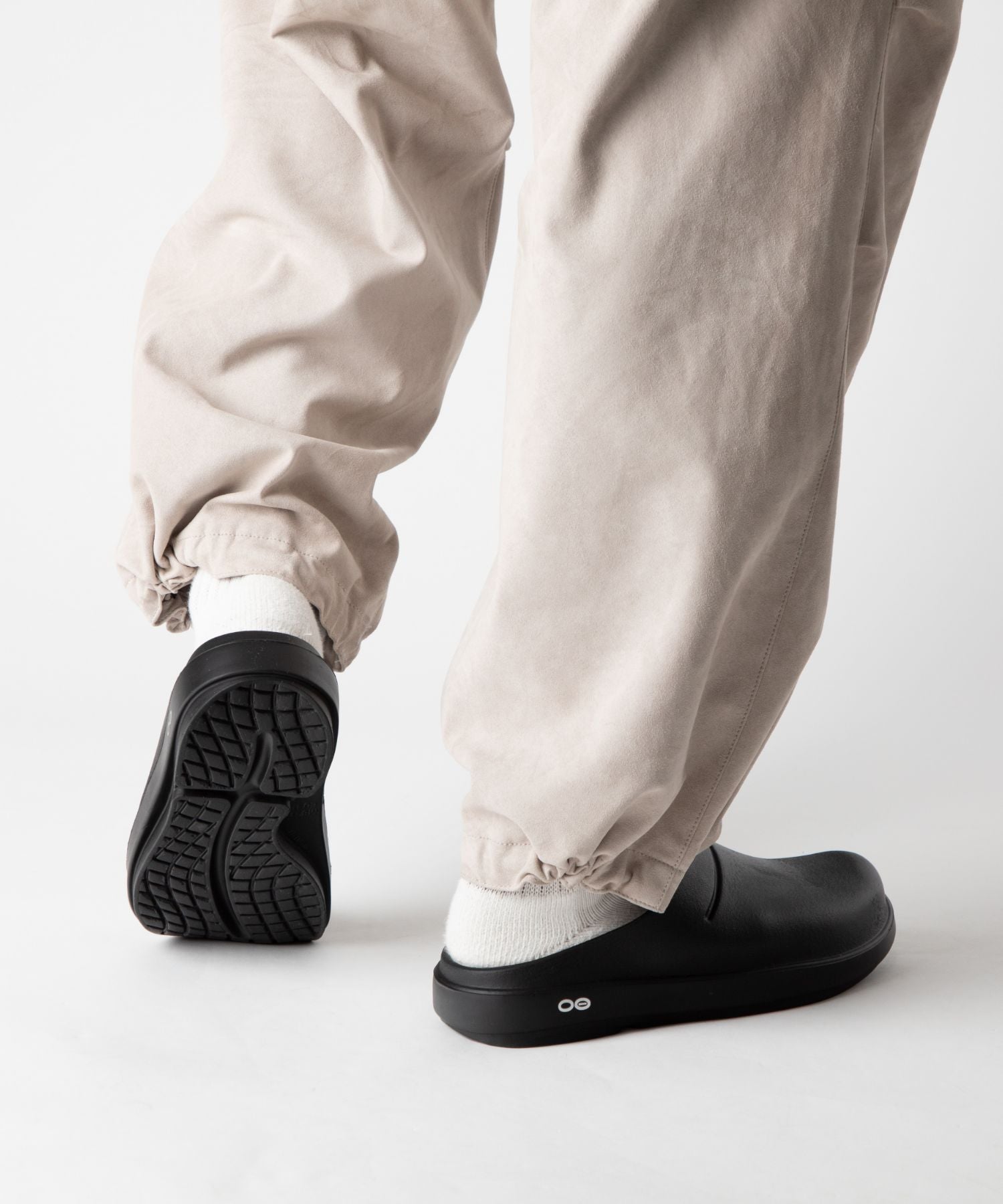 ウーフォス OOFOS ウーフォス OOFOS OOcloog ウークロッグ 1200 リカバリーサンダル ユニセックス サンダル シューズ （BLACK/ブラック） BLACK/ブラック