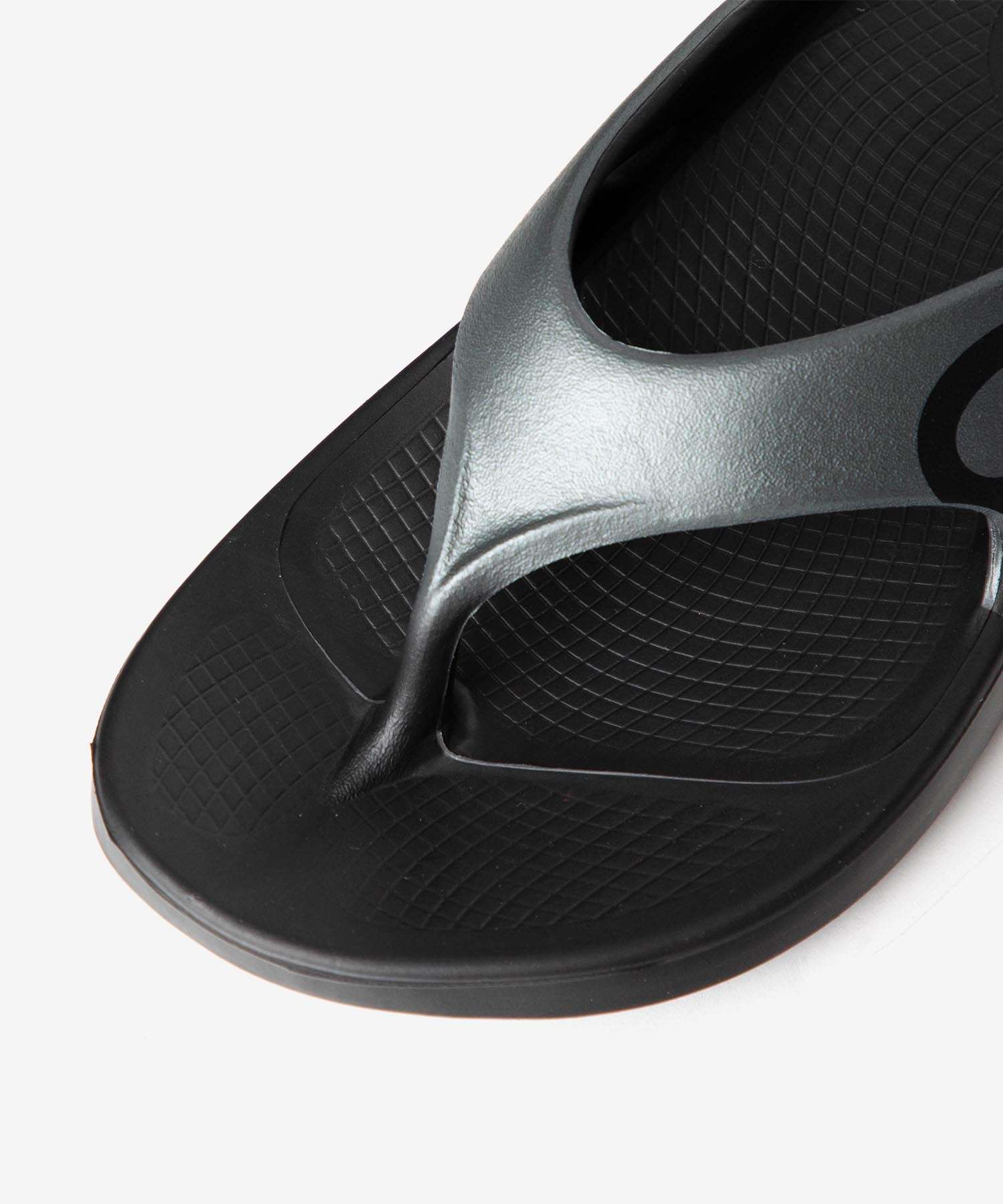 ウーフォス OOFOS ウーフォス OOFOS Thong Sandals トング サンダル OOriginal Sport ウーオリジナル スポーツ 1001 リカバリーサンダル （BLK×GP/ブラック×グラファイト） BLK×GP/ブラック×グラファイト