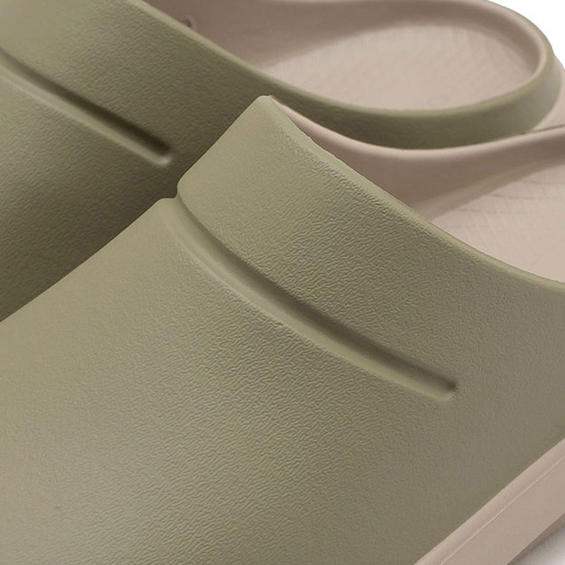 ウーフォス OOFOS OOcloog Luxe Nomad-Foliage [2000100186252] （Nomad-Foliage） Nomad-Foliage