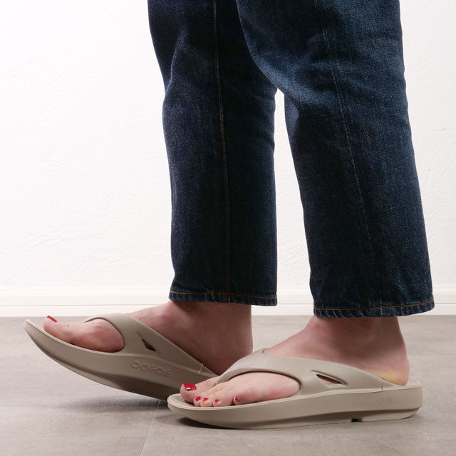 ウーフォス OOFOS OOriginal Nomad [2000010102222] （Nomad） Nomad