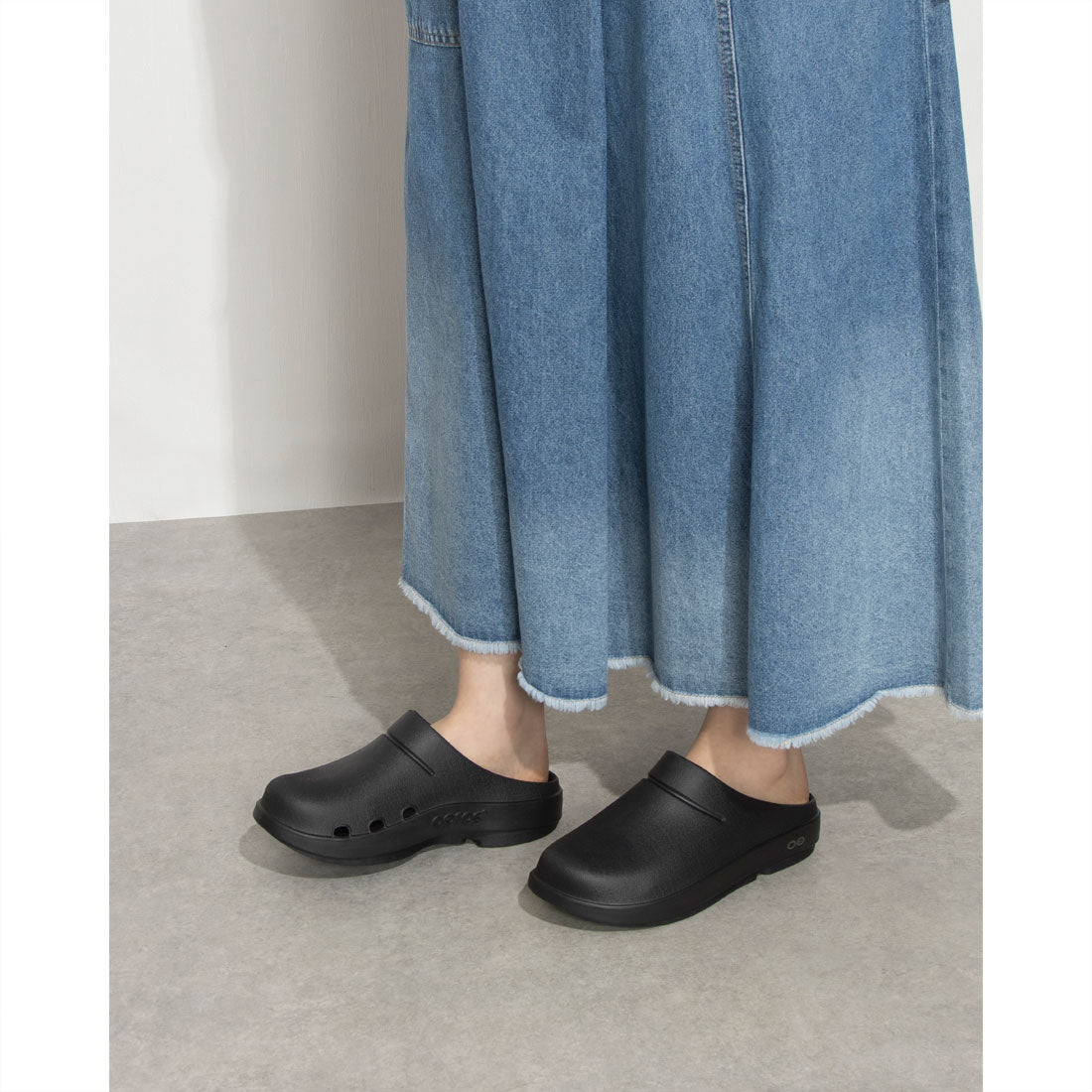 ウーフォス OOFOS OOcloog  リカバリーサンダル クロッグサンダル