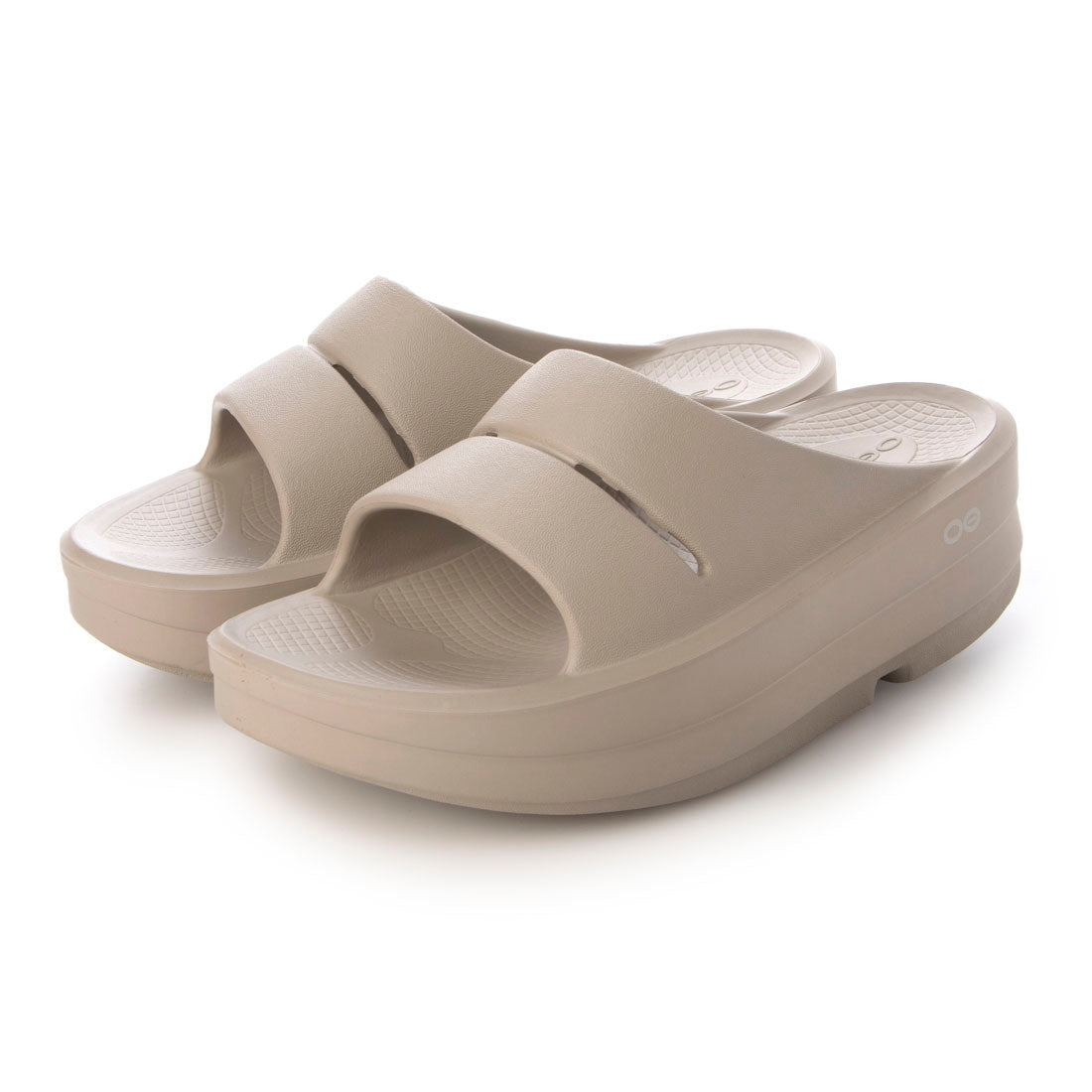 ウーフォス OOFOS OOmega OOahh (ウーメガ ウーアー) 厚底シャワーサンダル リカバリーサンダル ユニセックス （Nomad） Nomad