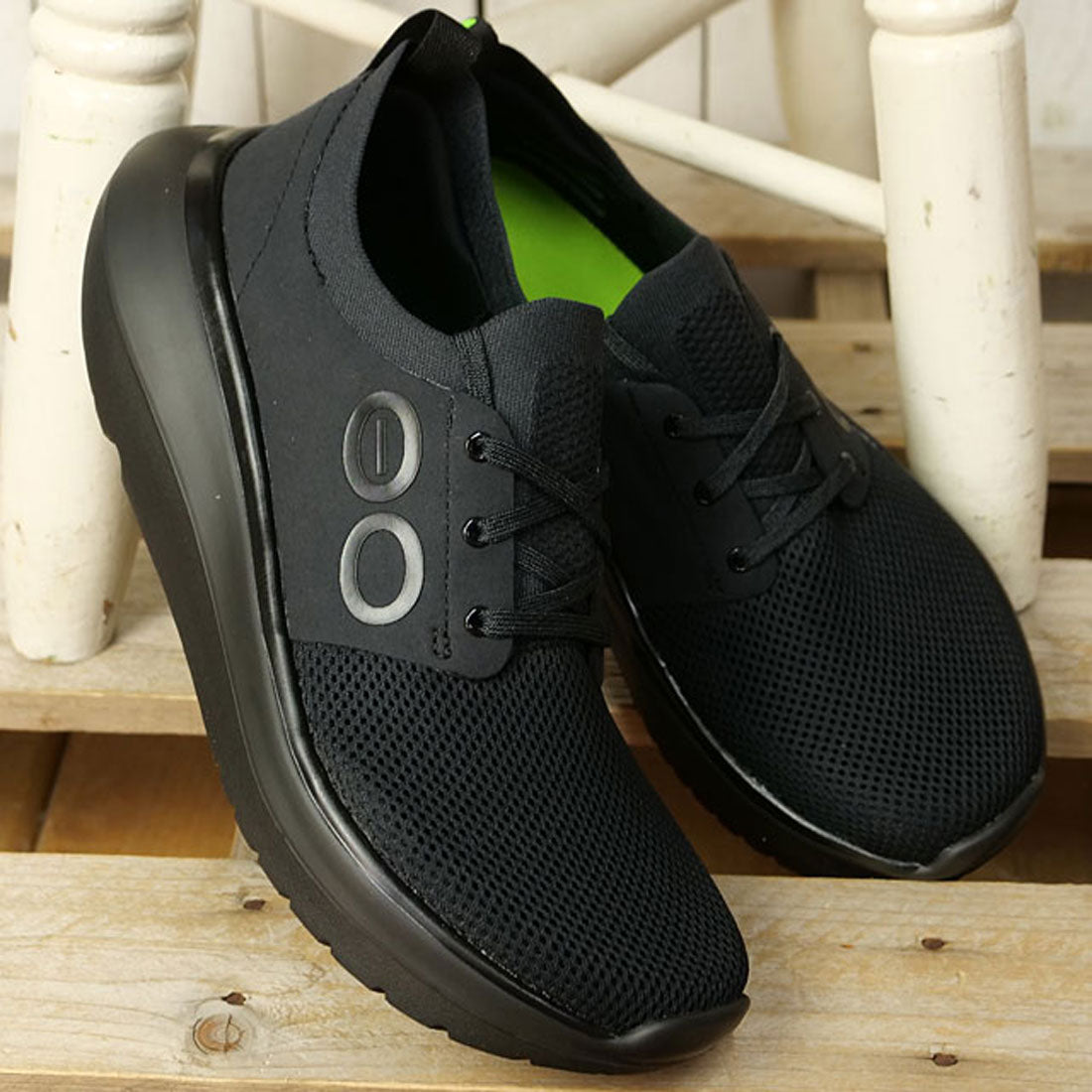 ウーフォス OOFOS Women's OOmy Stride Black/Black [2000920052251] （Black/Black） Black/Black