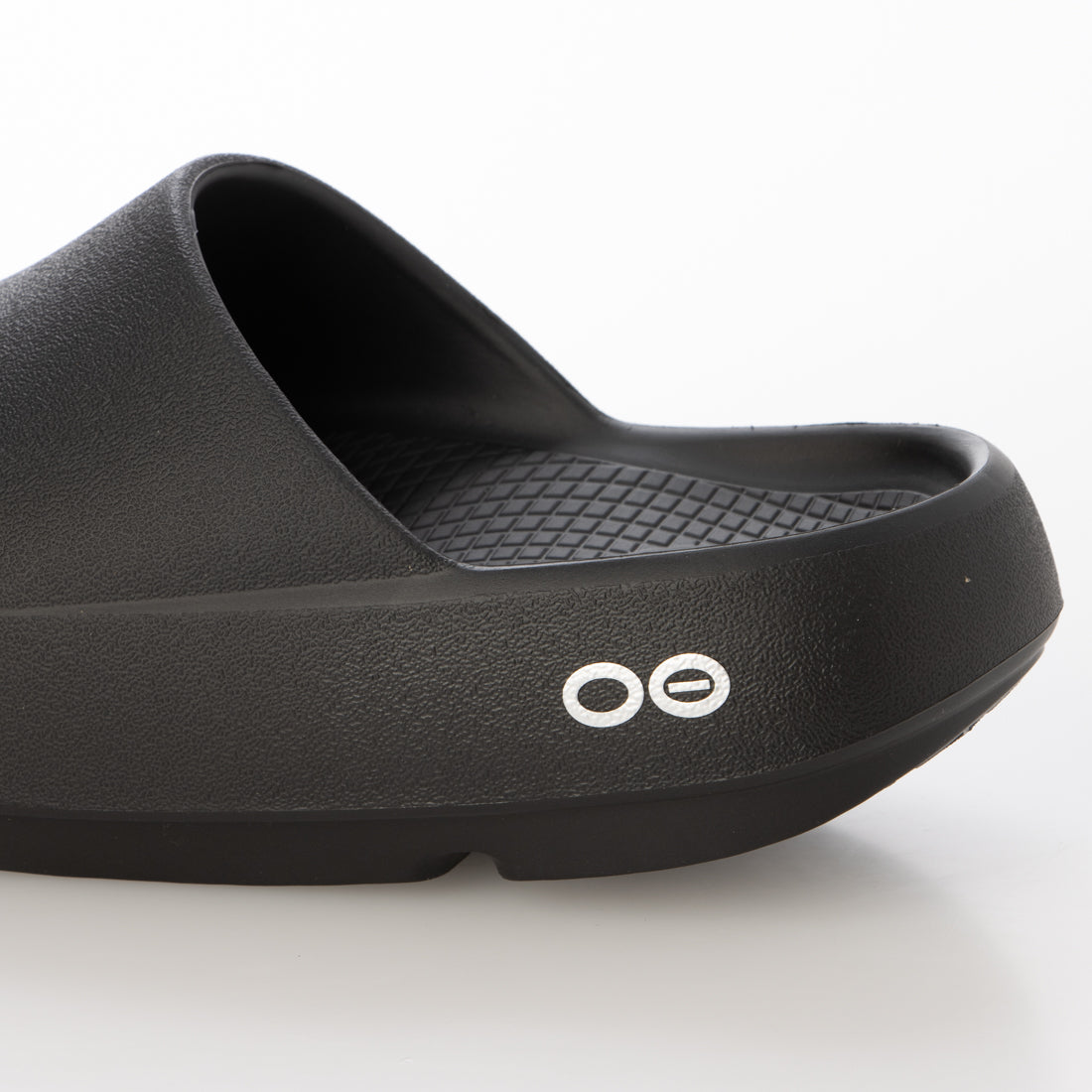 ウーフォス OOFOS OOahh+ (ウーアー プラス）シャワーサンダル リカバリーサンダル ユニセックス 厚底 衝撃吸収 正規品 （Black） Black