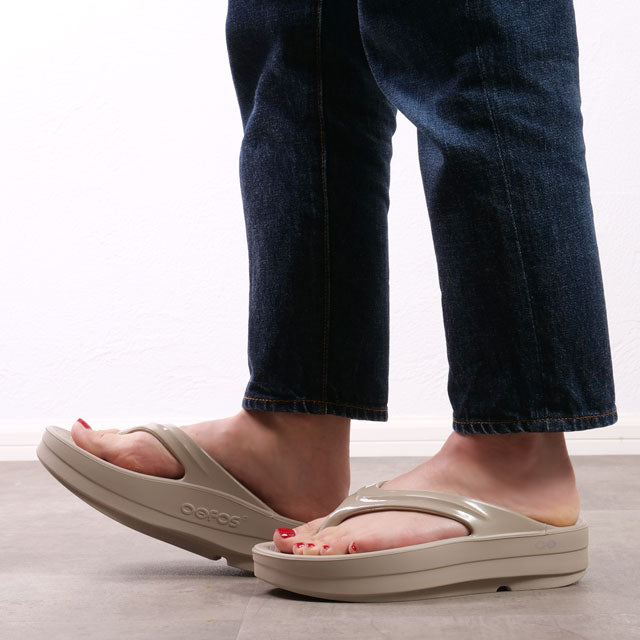 ウーフォス OOFOS OOmega OOlala Women's Nomad [2000440102222] （Nomad） Nomad
