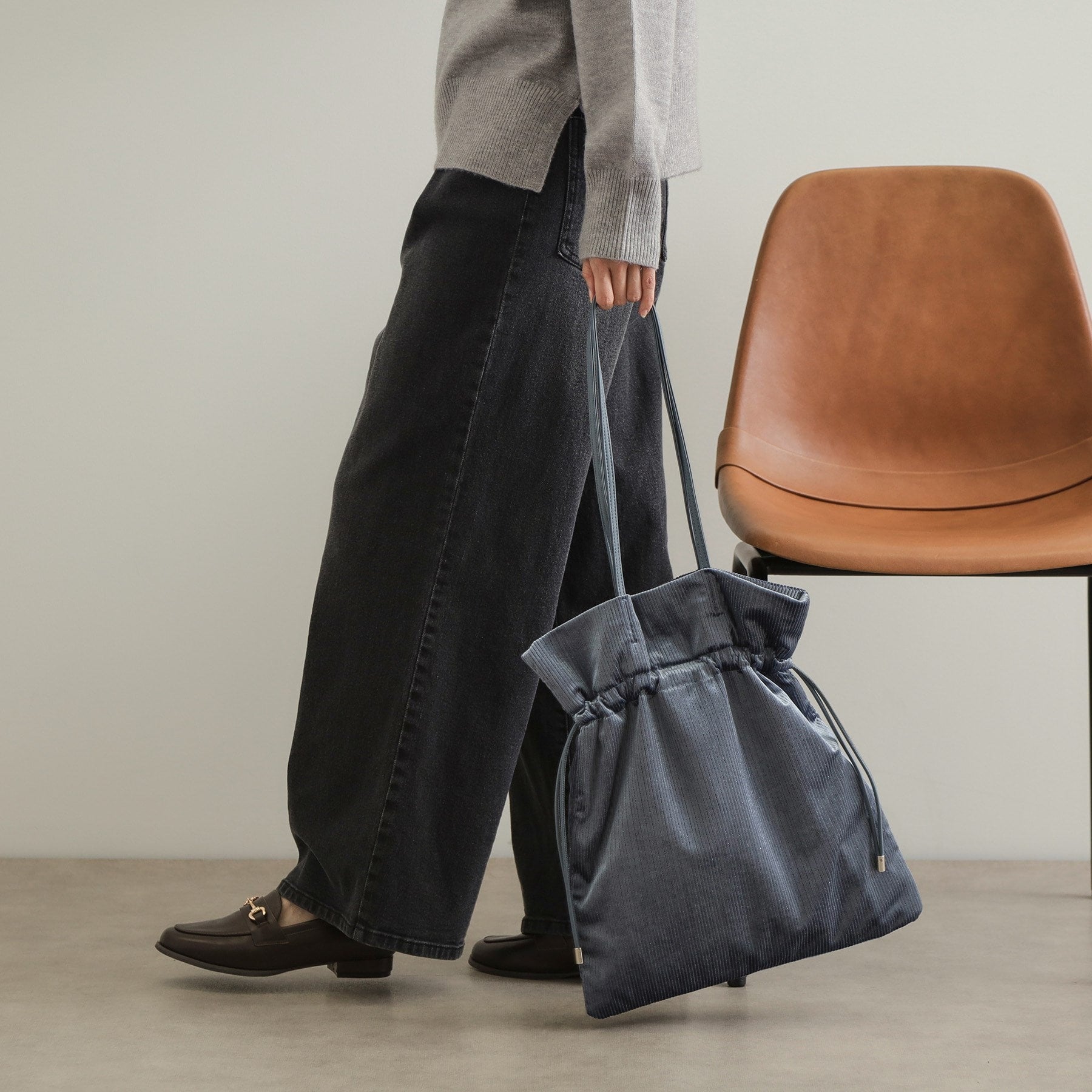 OPAQUE.CLIP OPAQUE.CLIP 【A4 Size Compatible】 Pleated Drawstring Shoulder Bag